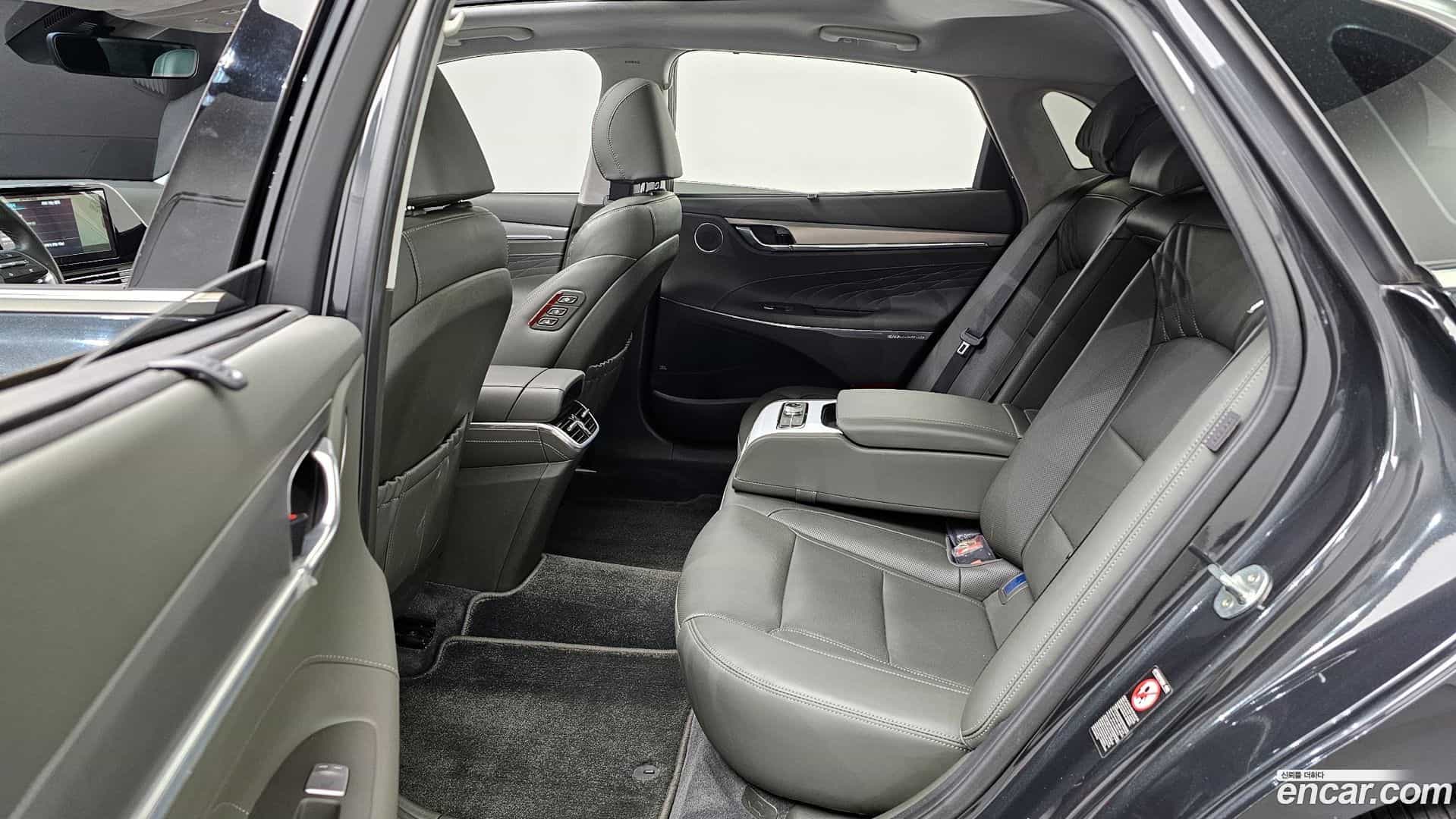 Grandeur Hyundai 2021.1-OPTION-017