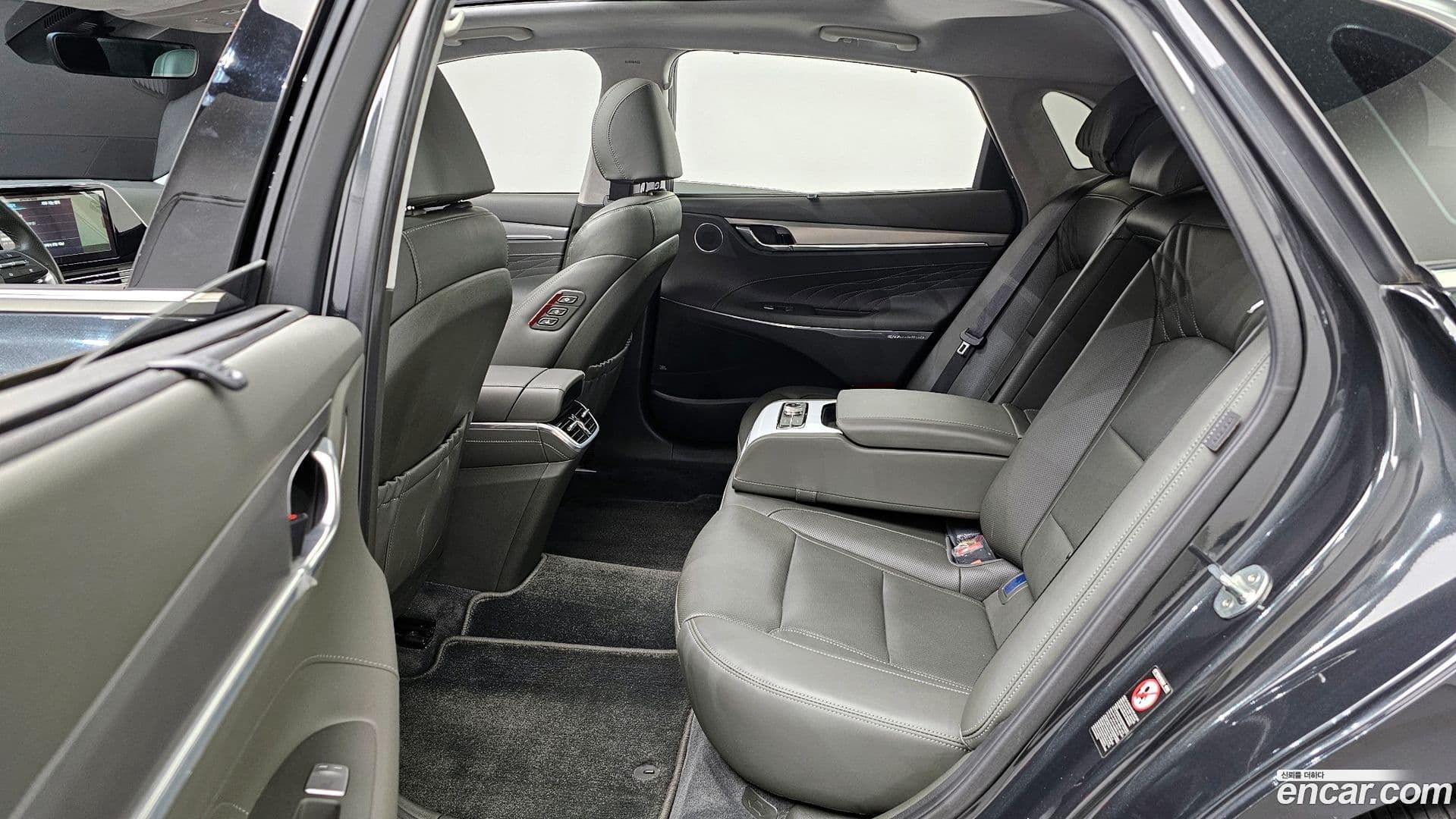 Main__Slider__Photo:Grandeur Hyundai 2021.1-12