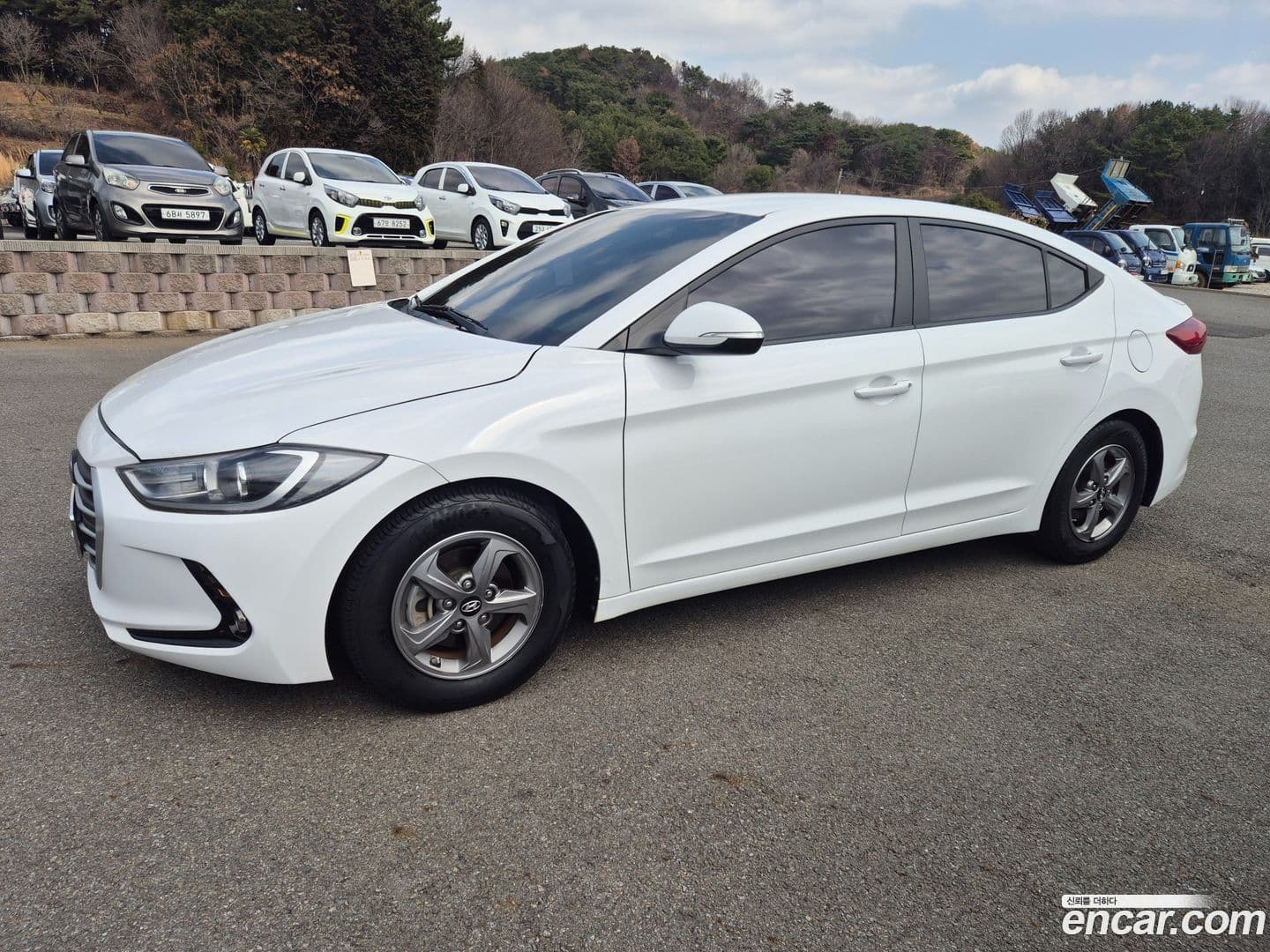 Main__Slider__Photo:AVANTE Hyundai 2017.3-1