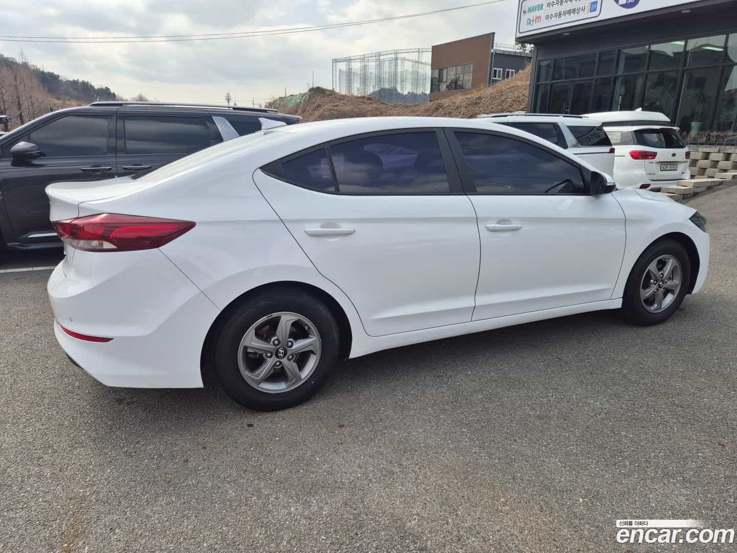 AVANTE Hyundai 2017.3-OUTER-004