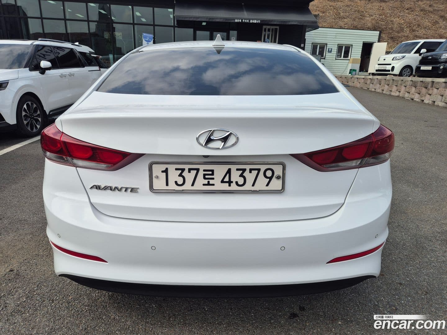 Main__Slider__Photo:AVANTE Hyundai 2017.3-5