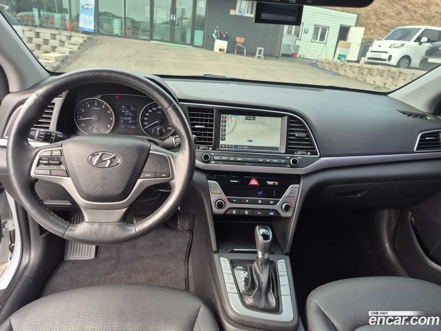 AVANTE Hyundai 2017.3-OPTION-015