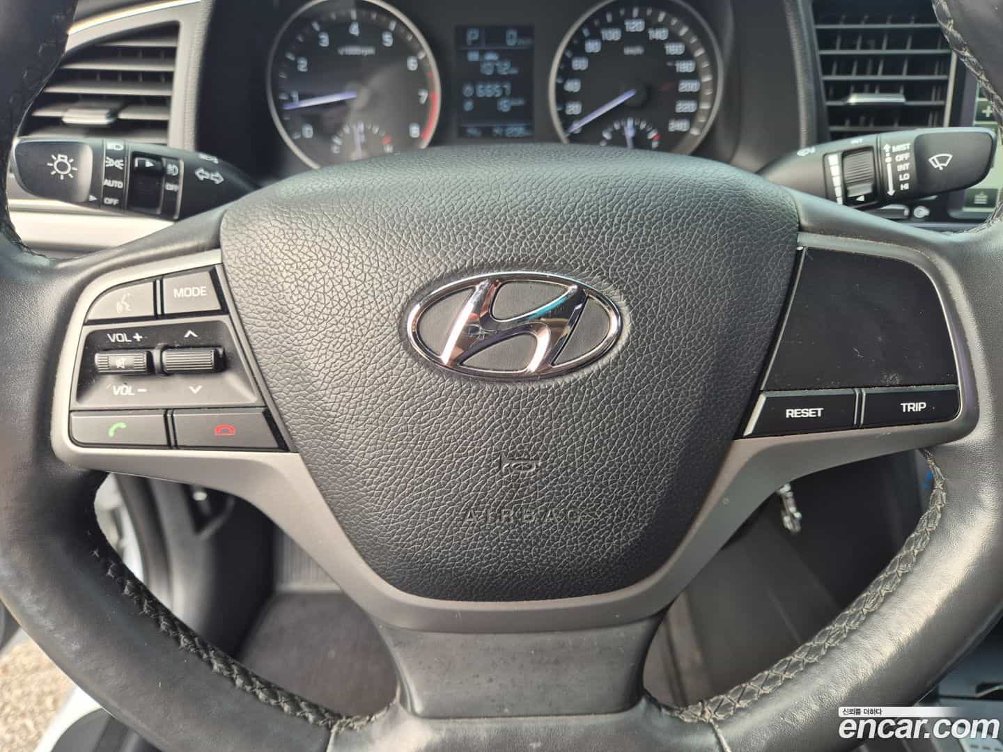 AVANTE Hyundai 2017.3-OPTION-016