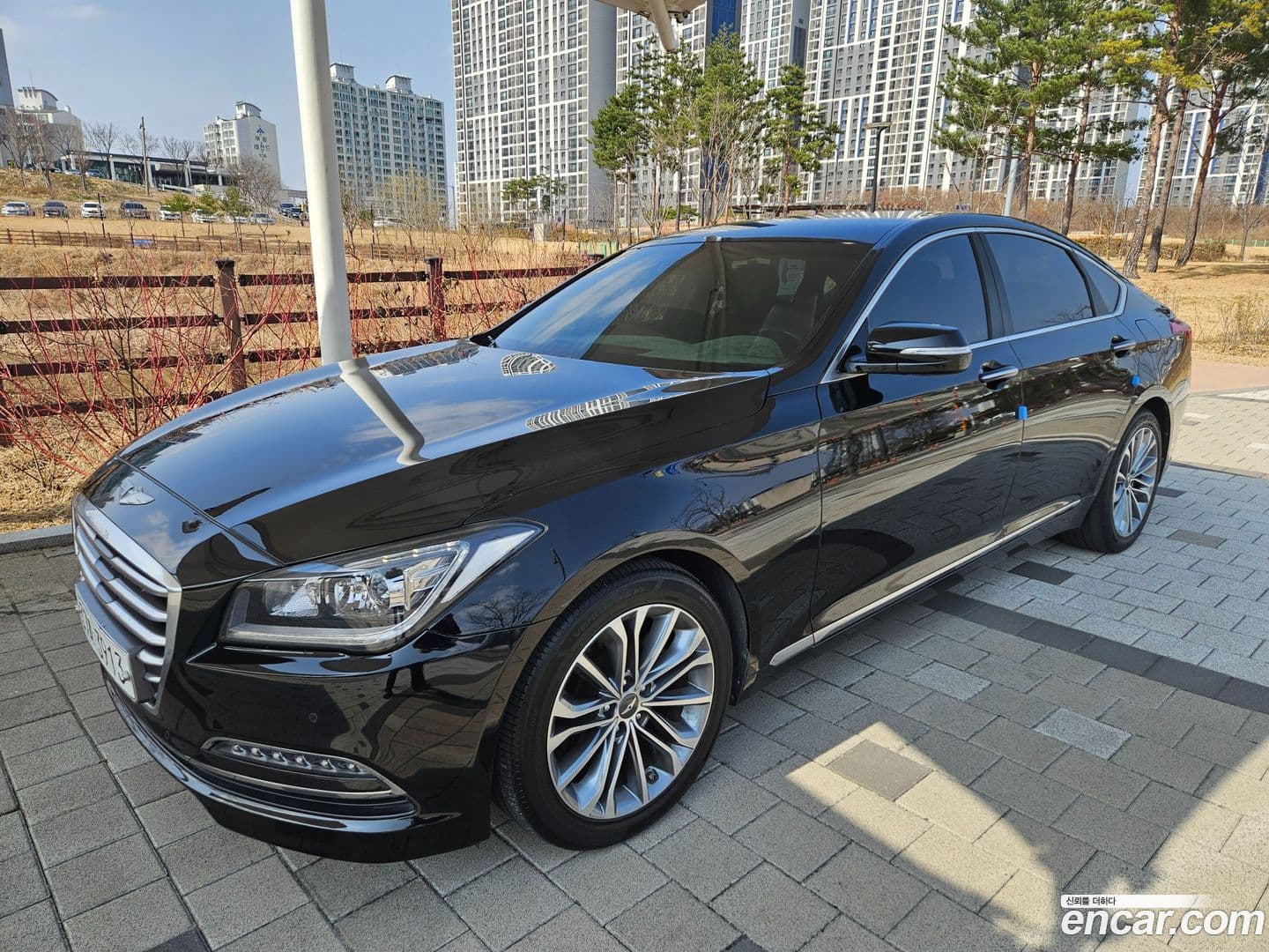 Main__Slider__Photo:Genesis Hyundai 2015.11-0