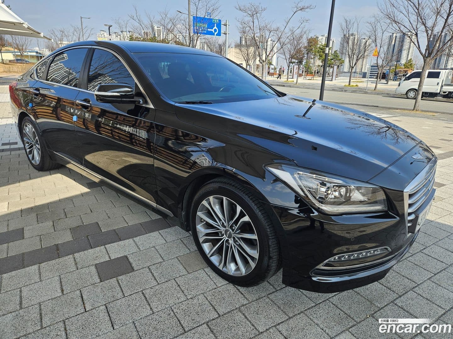 Main__Slider__Photo:Genesis Hyundai 2015.11-1