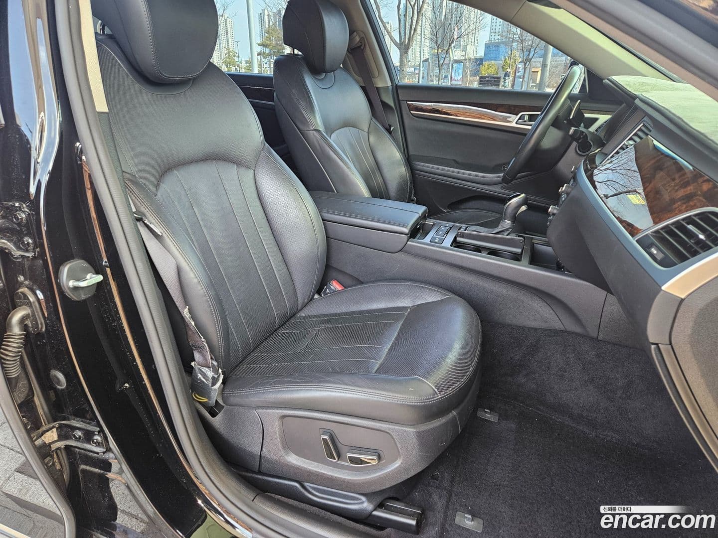 Main__Slider__Photo:Genesis Hyundai 2015.11-15