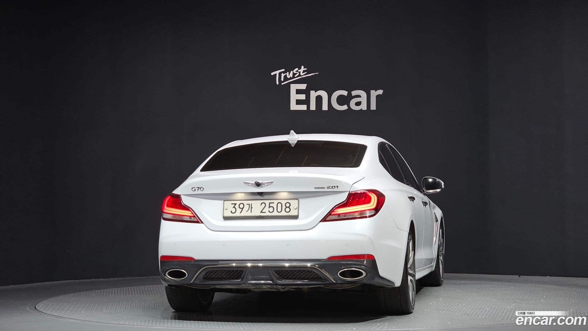 Main__Slider__Photo:G70 Genesis 2018.0-3