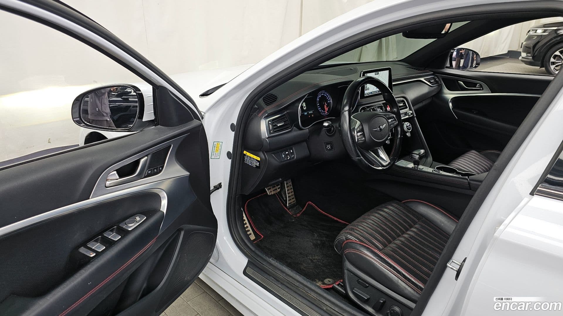 Main__Slider__Photo:G70 Genesis 2018.0-9