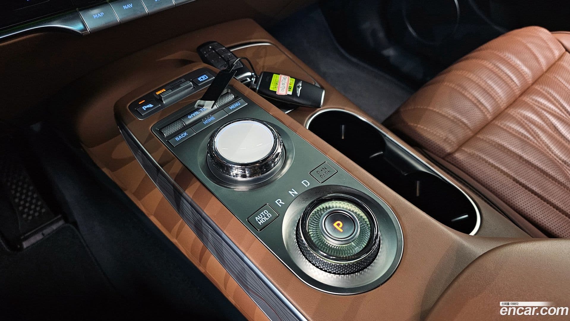 Main__Slider__Photo:GV70 Genesis 2021.6-8