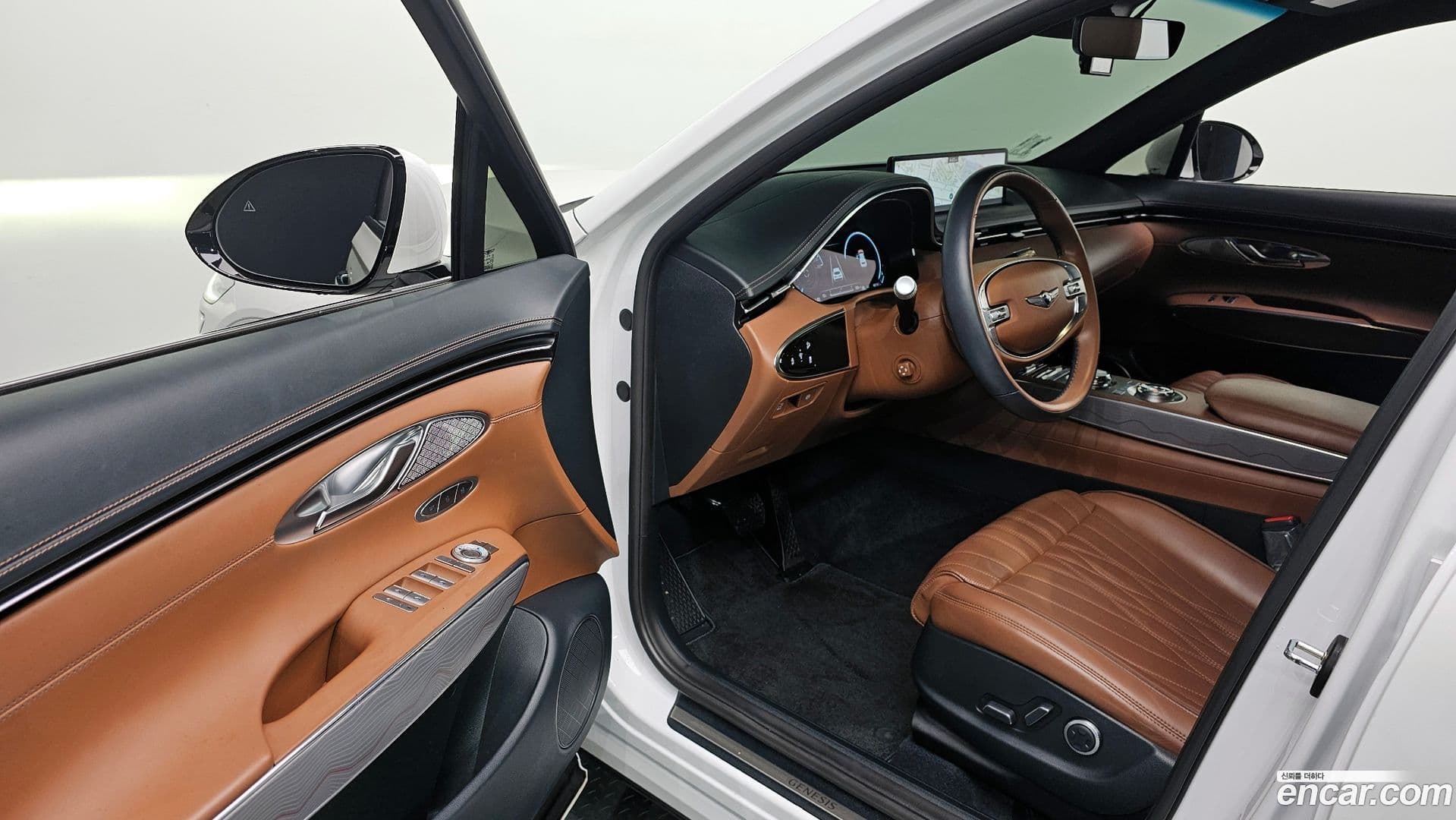 Main__Slider__Photo:GV70 Genesis 2021.6-10