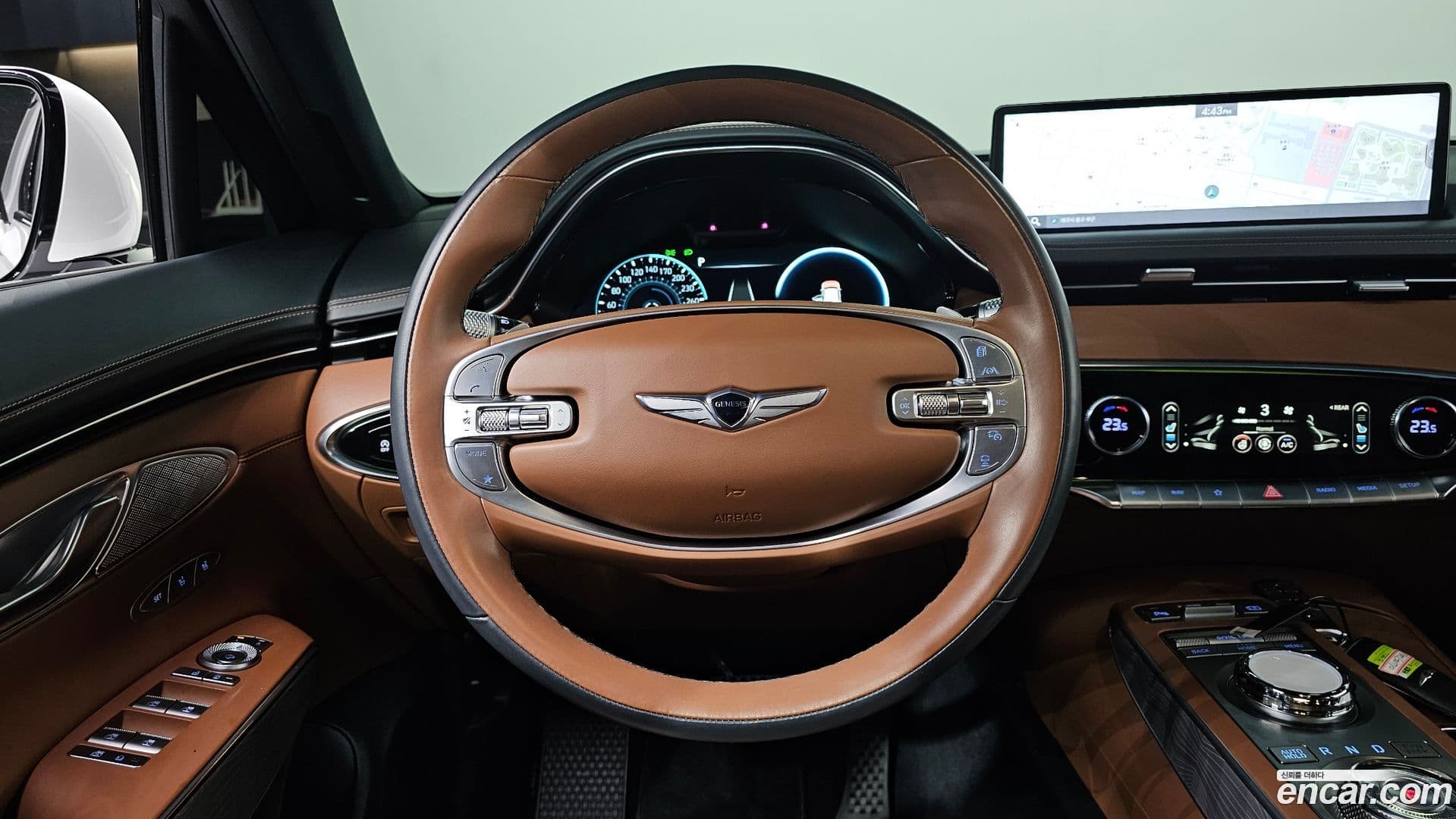 Main__Slider__Photo:GV70 Genesis 2021.6-12