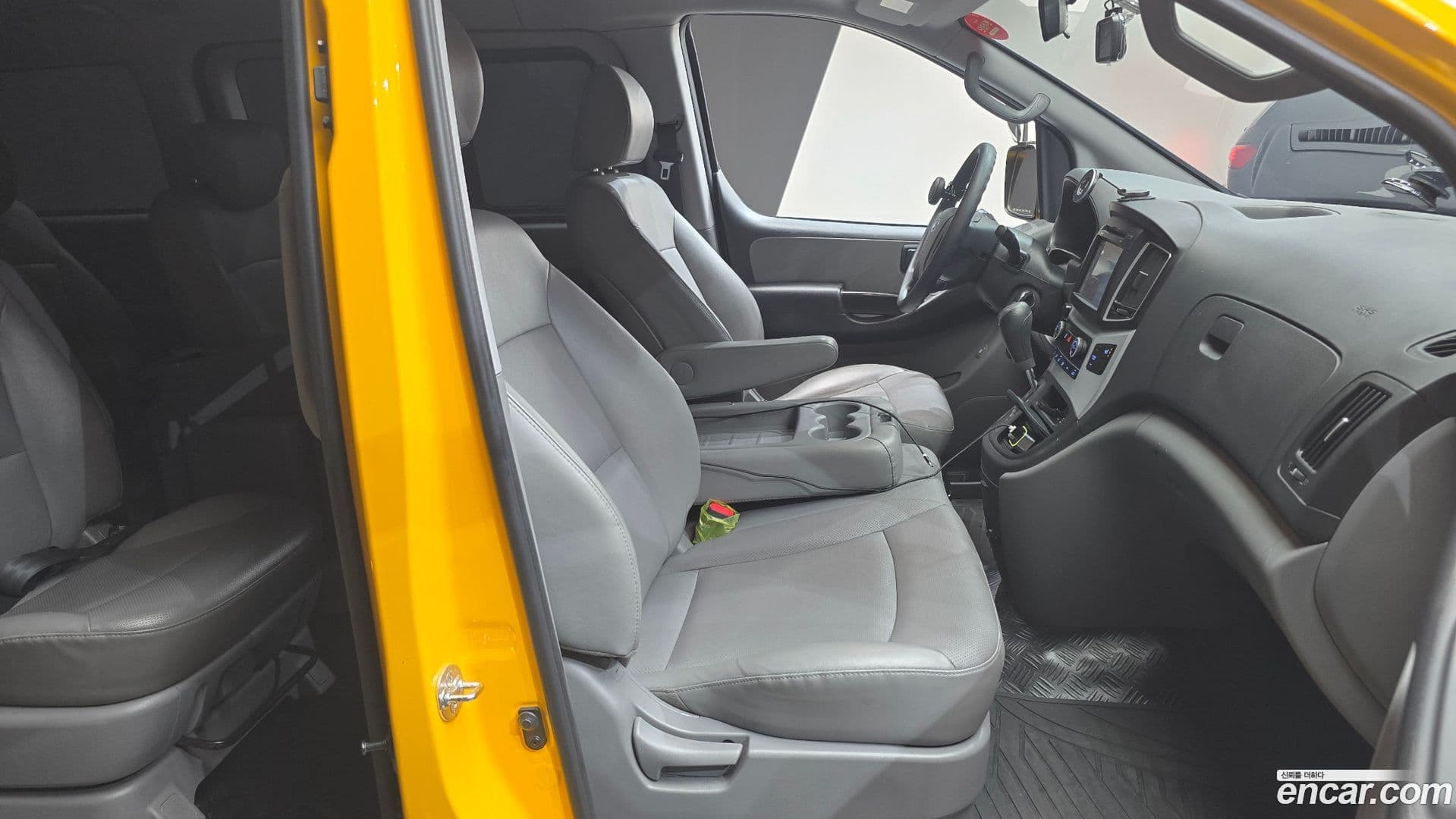 Main__Slider__Photo:Starex Hyundai 2019.1-9