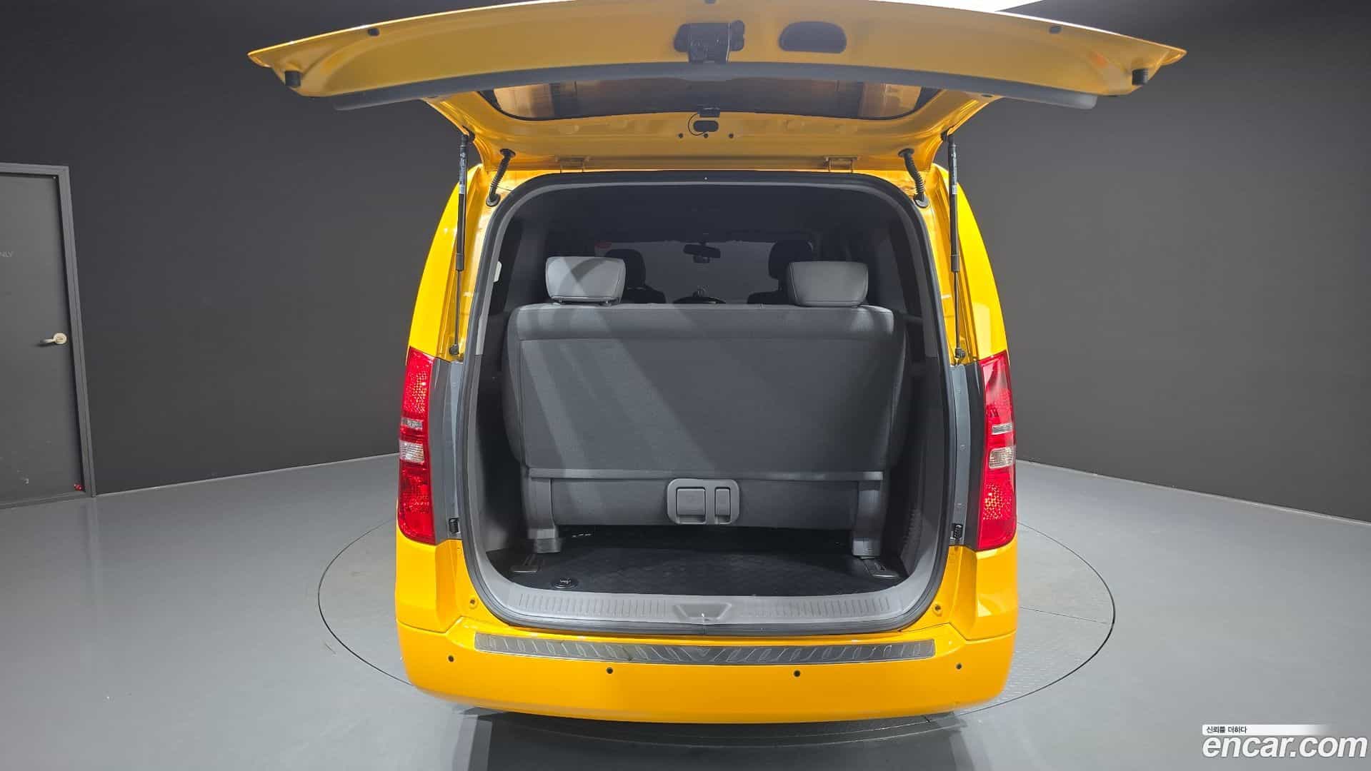 Starex Hyundai 2019.1-OPTION-024