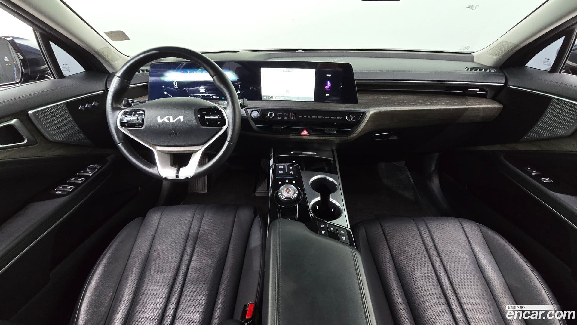 Main__Slider__Photo:K8 Kia 2021.9-6