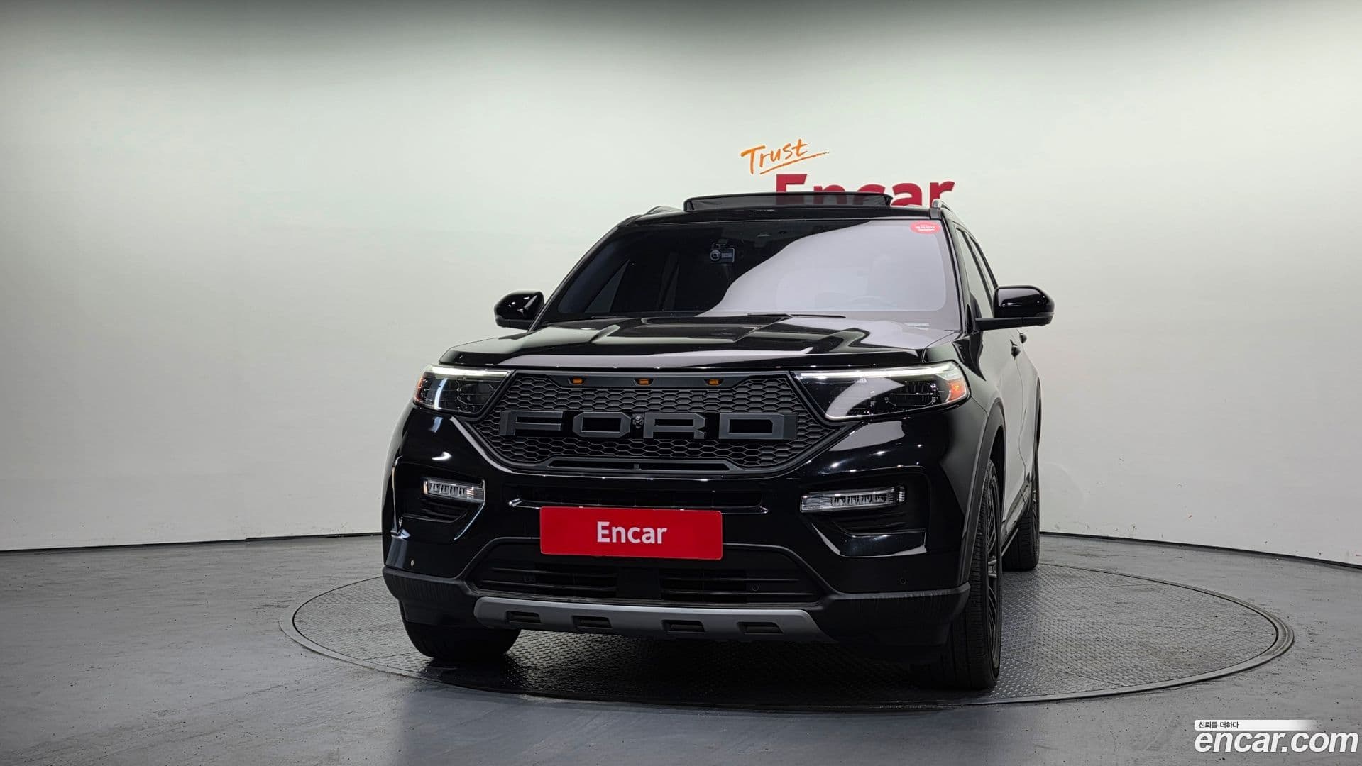 Main__Slider__Photo:Explorer Ford 2019.11-2