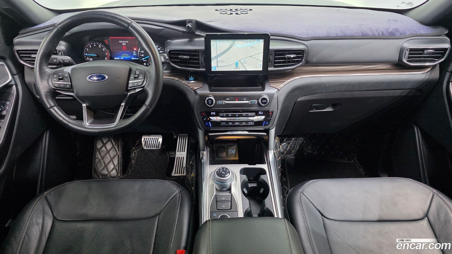 Main__Slider__Photo:Explorer Ford 2019.11-6