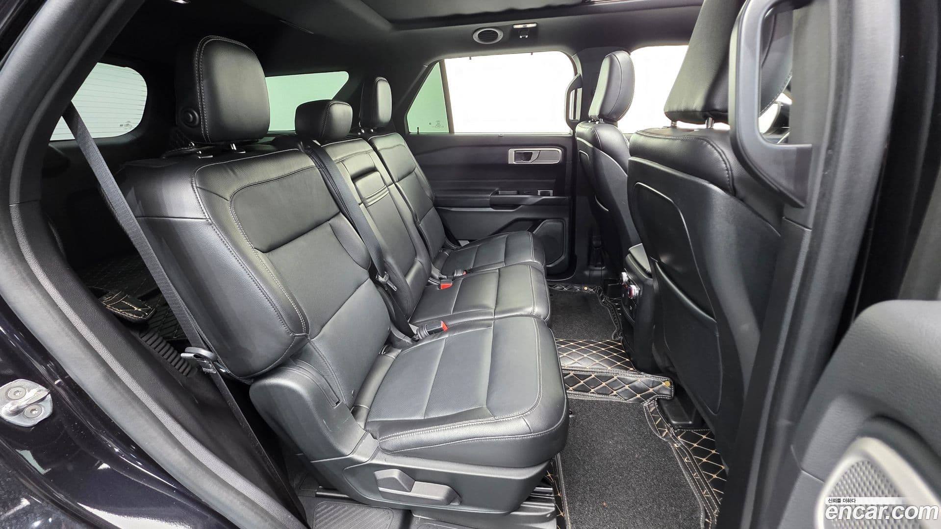 Main__Slider__Photo:Explorer Ford 2019.11-18