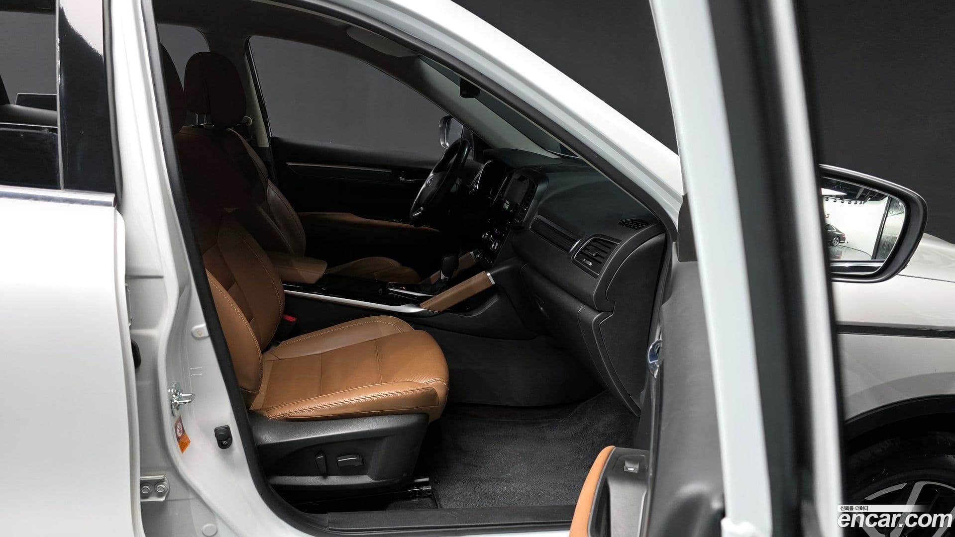 Main__Slider__Photo:QM6 Renault-KoreaSamsung 2022.1-10