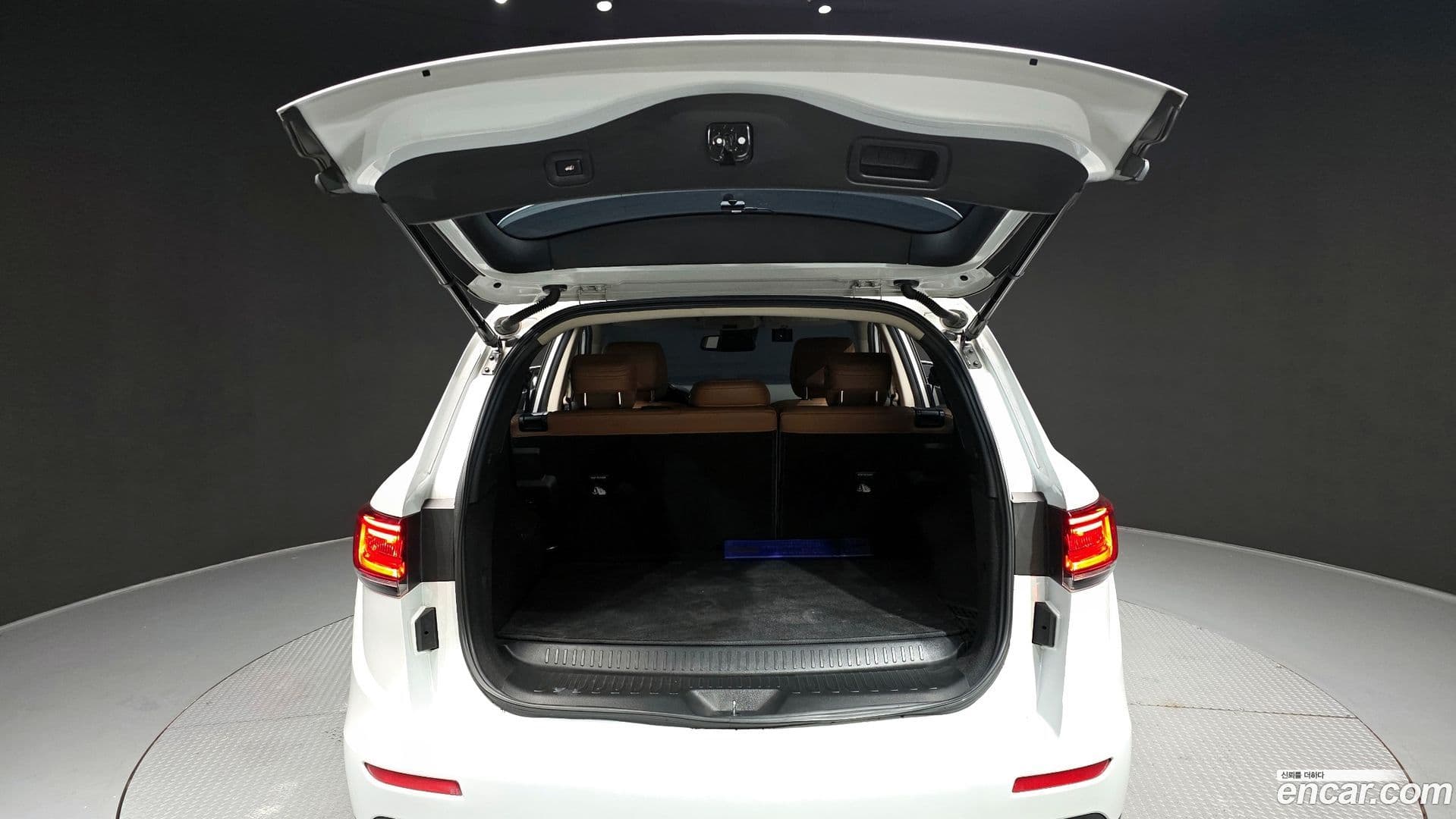 Main__Slider__Photo:QM6 Renault-KoreaSamsung 2022.1-19