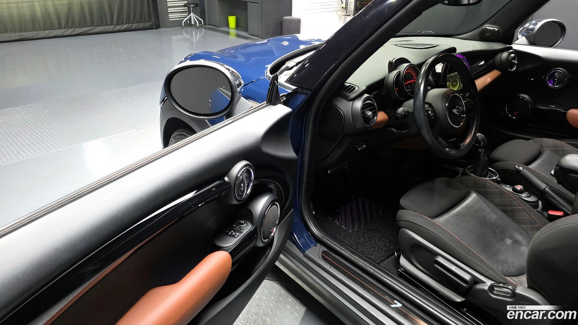 Main__Slider__Photo:Cooper Mini 2016.9-10