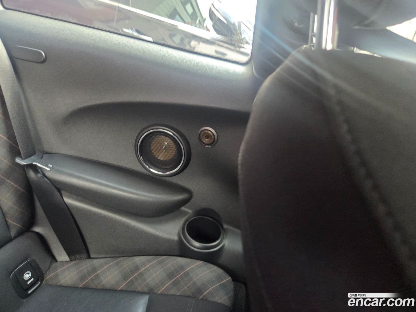 Main__Slider__Photo:Cooper Mini 2016.9-15