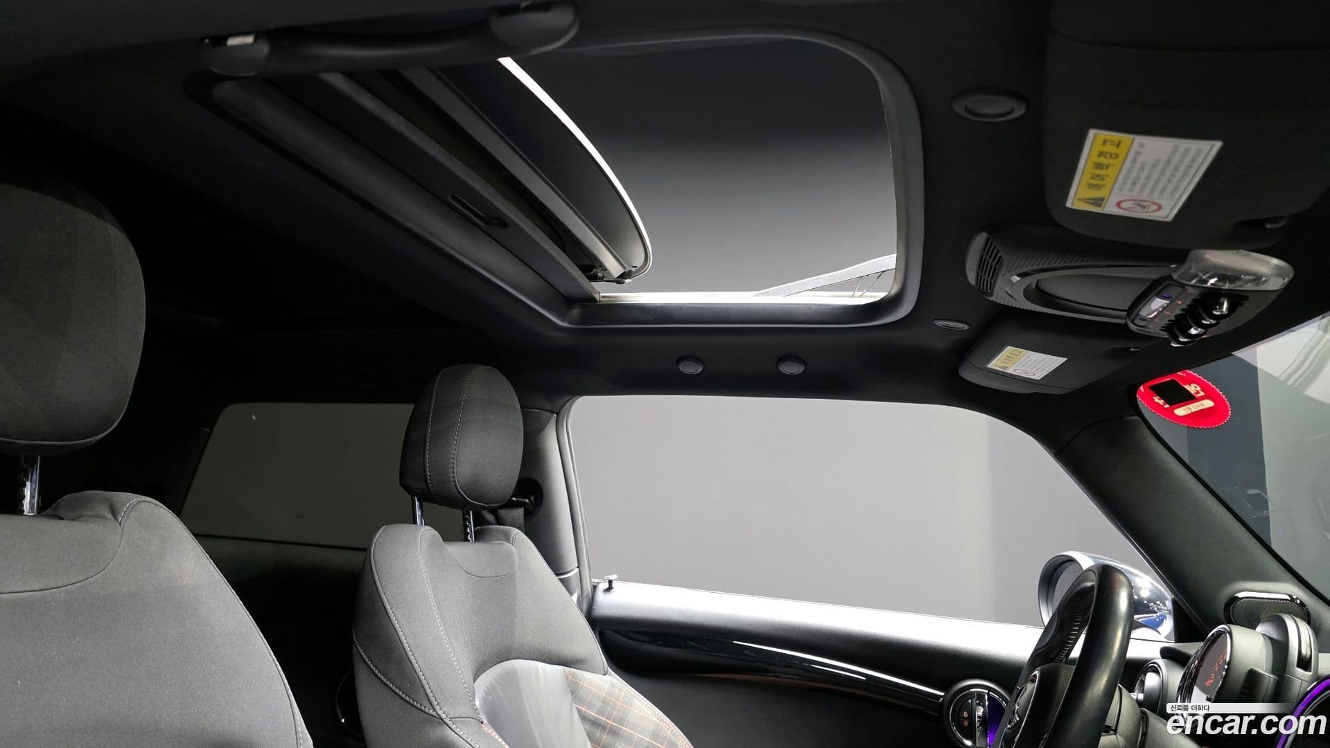 Main__Slider__Photo:Cooper Mini 2016.9-19