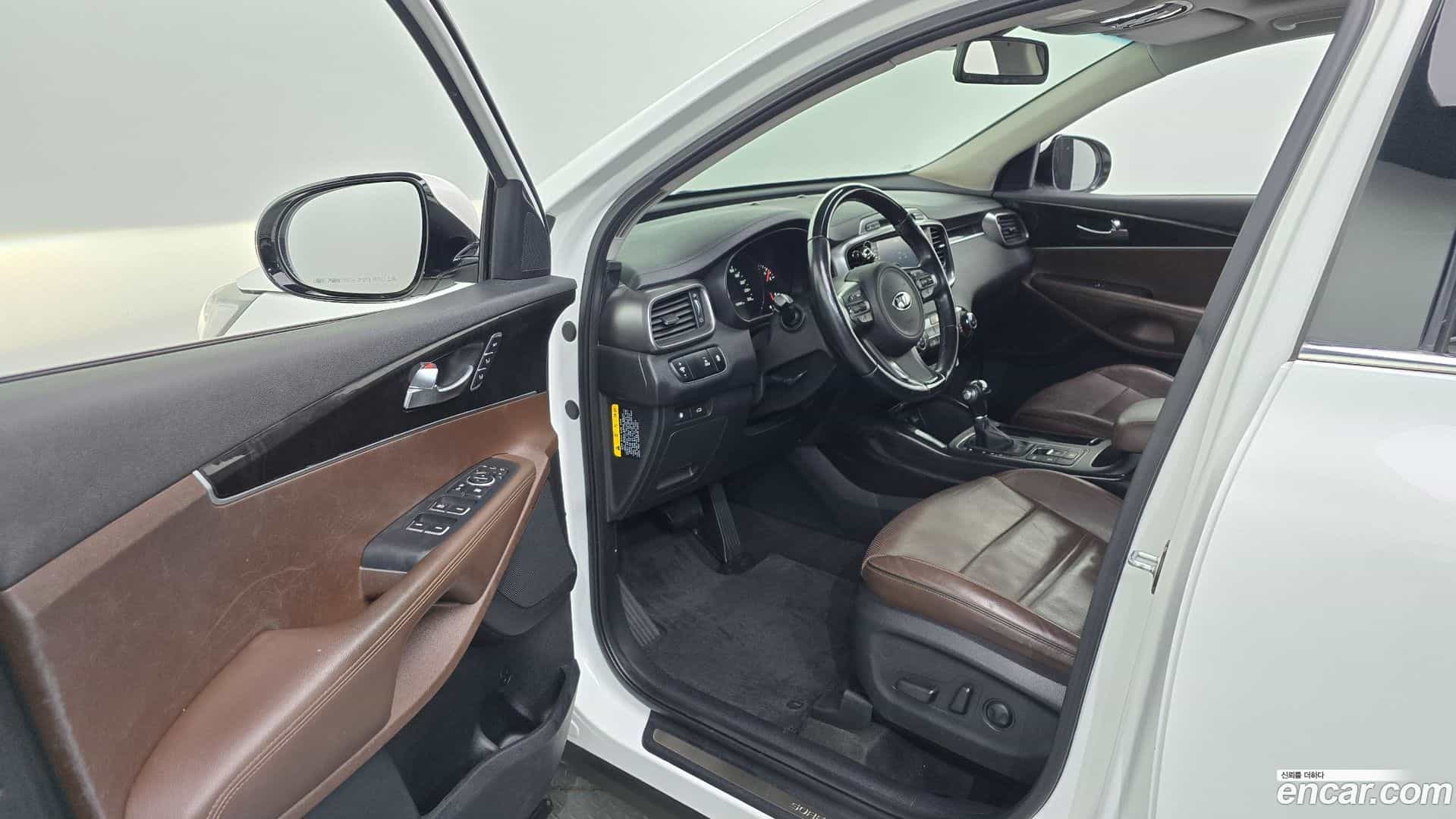 Sorento Kia 2015.4-INNER-010