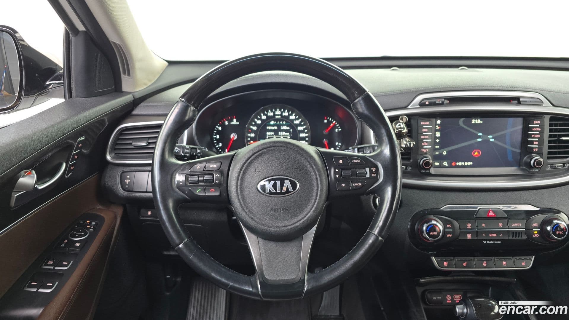 Main__Slider__Photo:Sorento Kia 2015.4-12