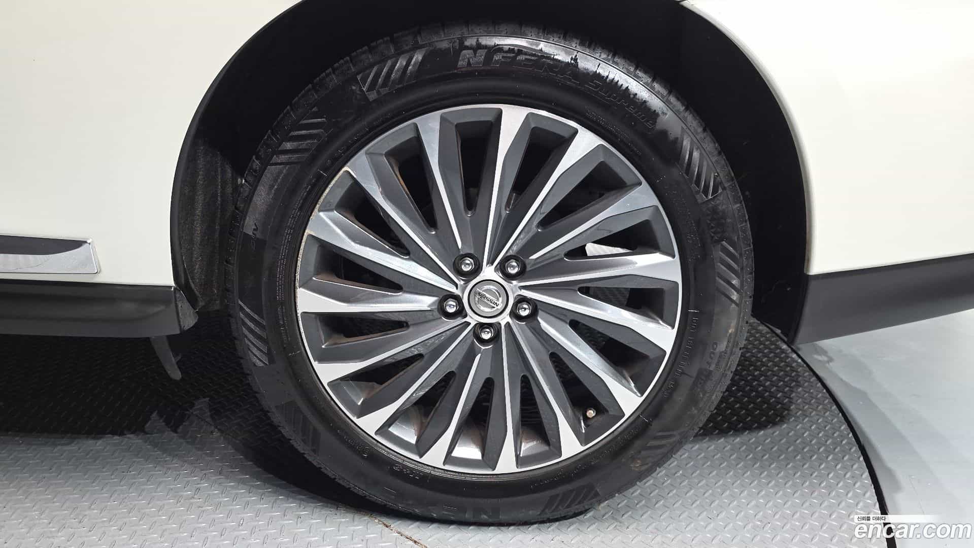 Pathfinder Nissan 2016.7-OUTER-005