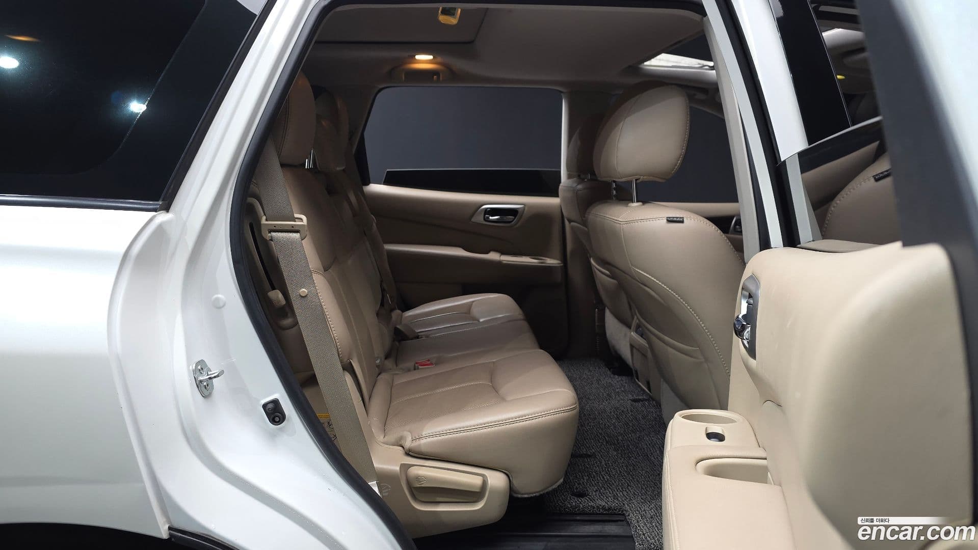 Main__Slider__Photo:Pathfinder Nissan 2016.7-12