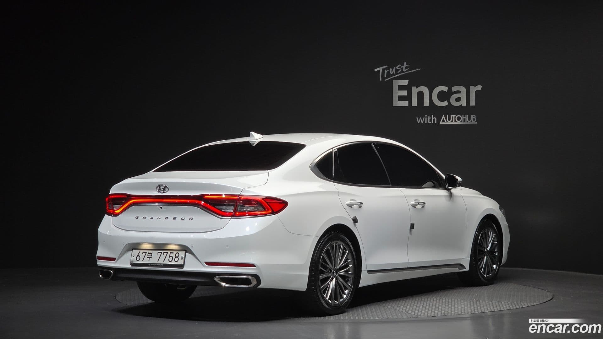 Main__Slider__Photo:Grandeur Hyundai 2019.3-1