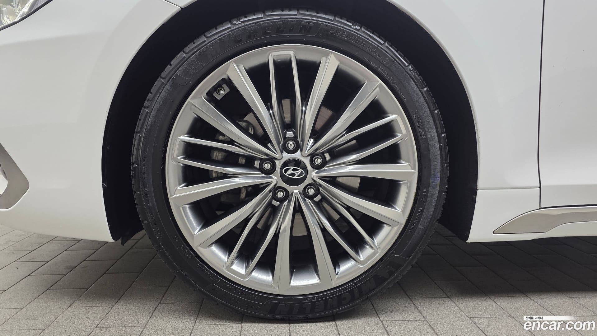 Main__Slider__Photo:Grandeur Hyundai 2019.3-4