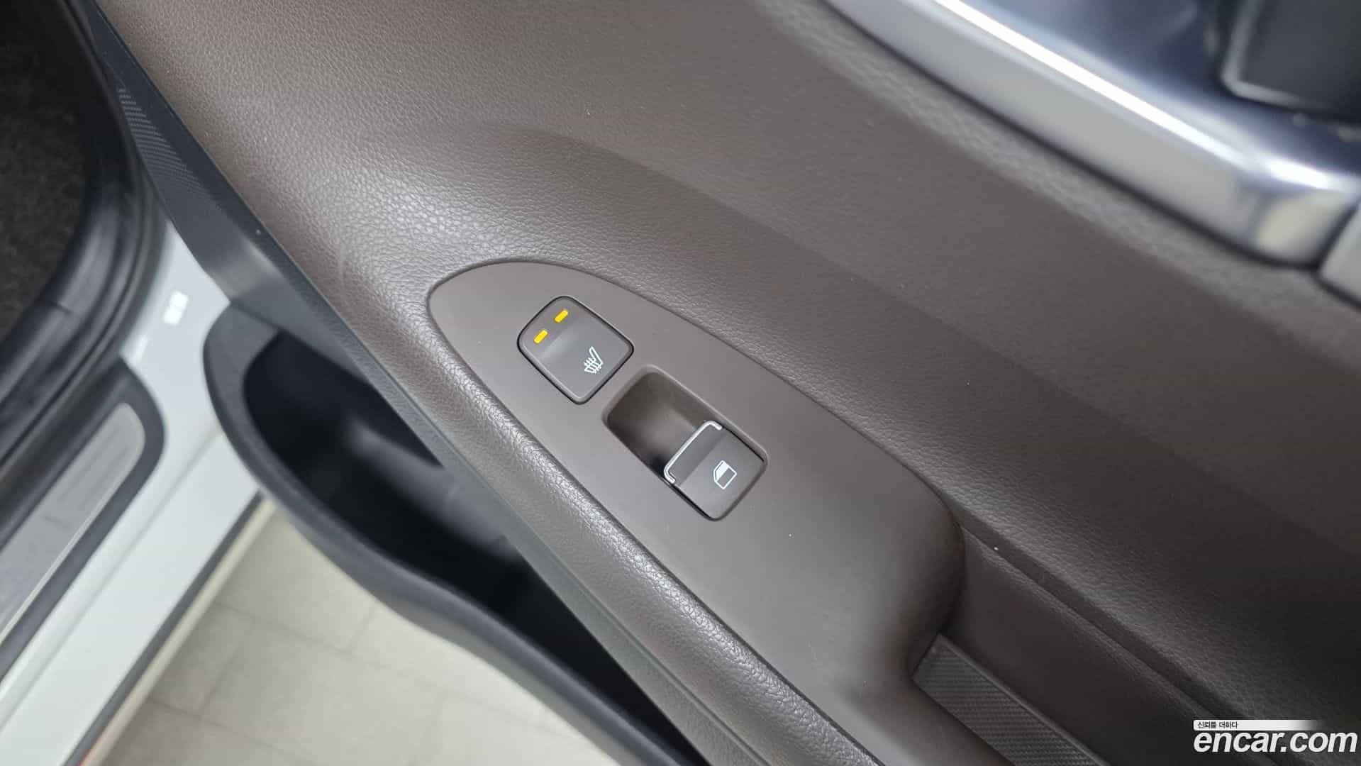 Grandeur Hyundai 2019.3-OPTION-023