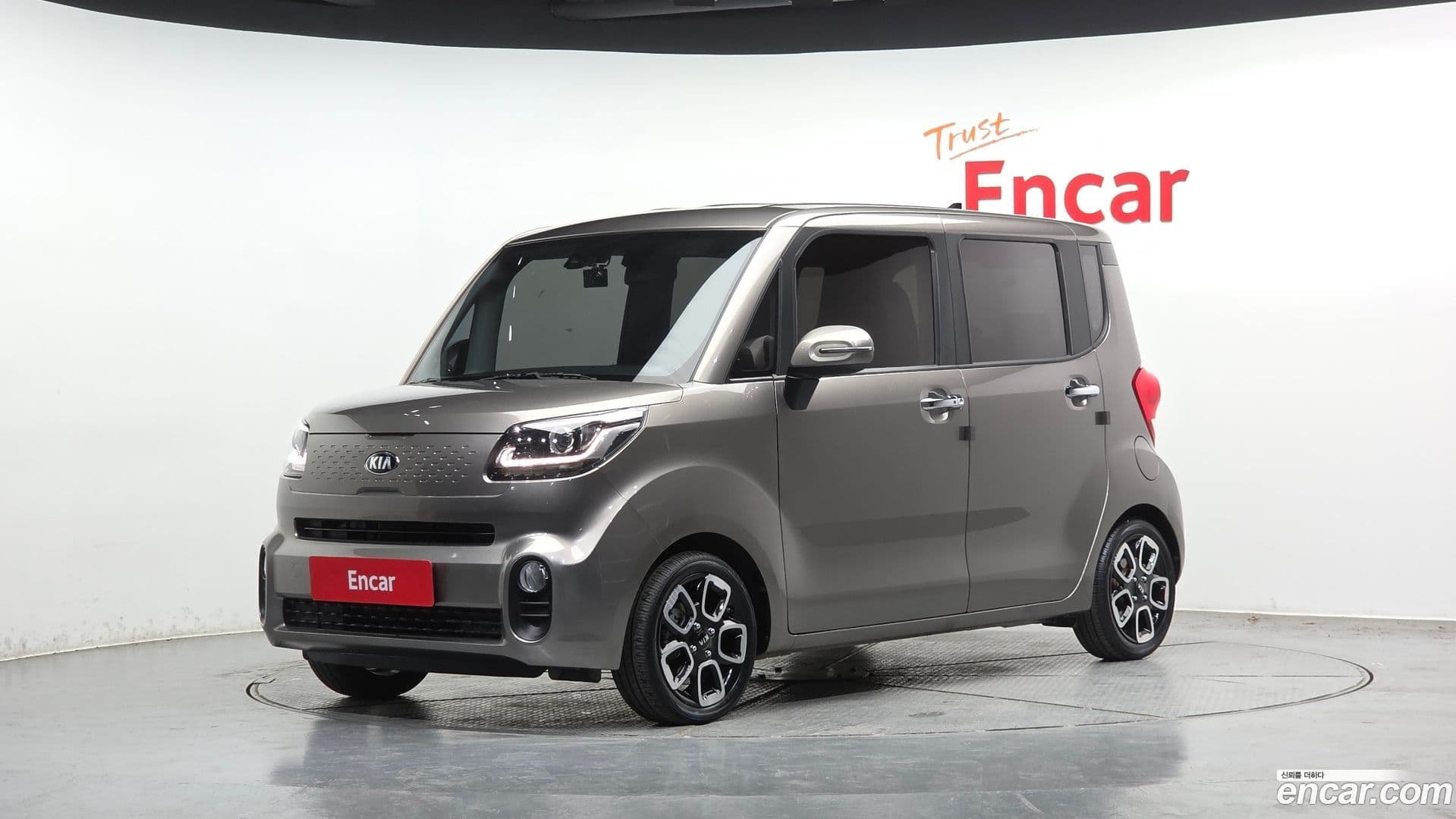 Main__Slider__Photo:RAY Kia 2019.11-0