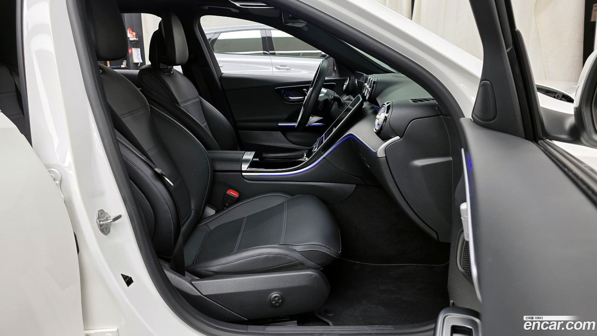 Main__Slider__Photo:C-Class Mercedes-Benz 2022.11-10