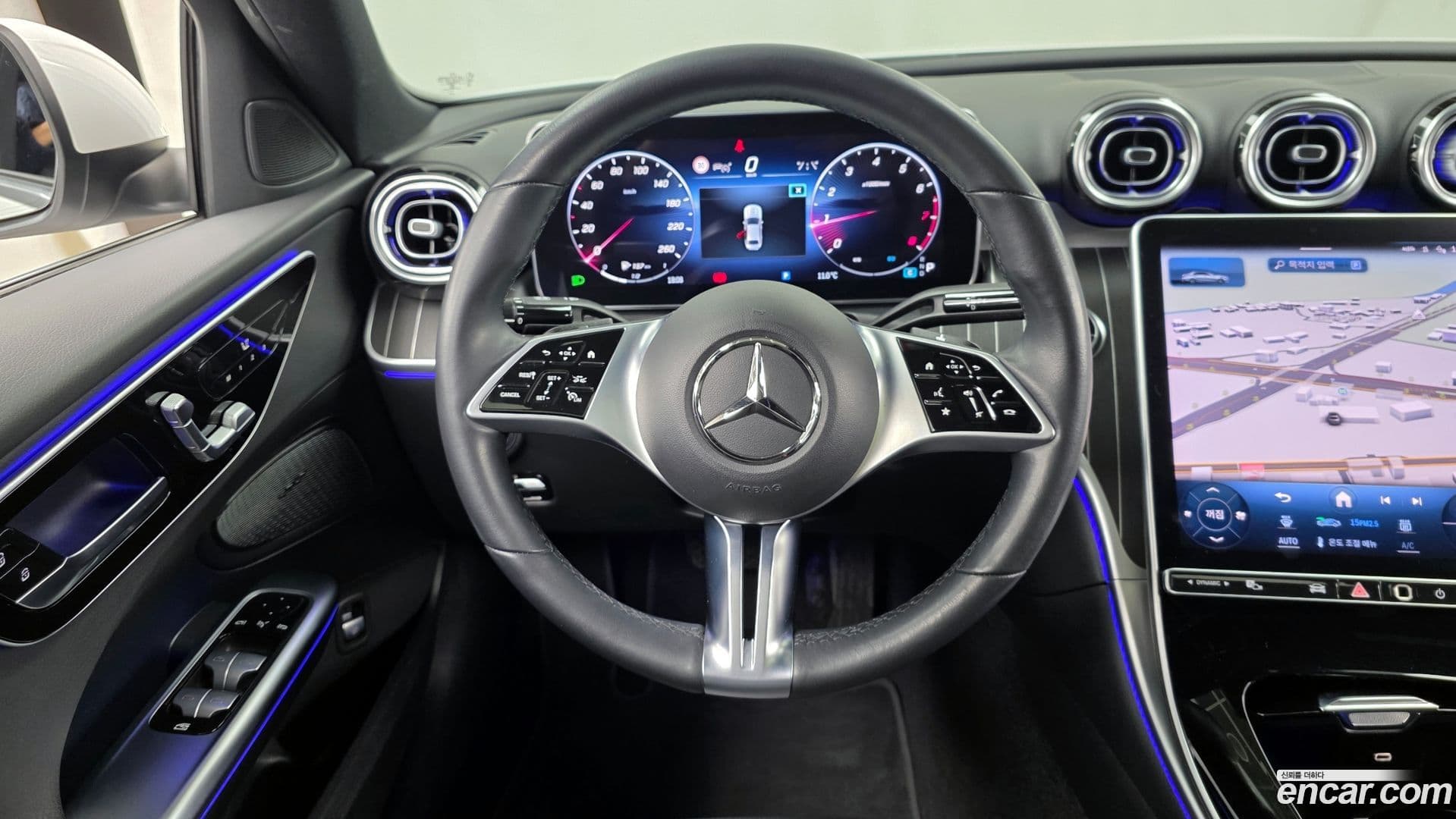 Main__Slider__Photo:C-Class Mercedes-Benz 2022.11-12