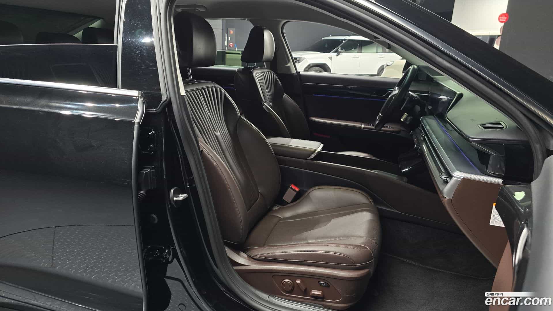 Grandeur Hyundai 2023.2-INNER-010