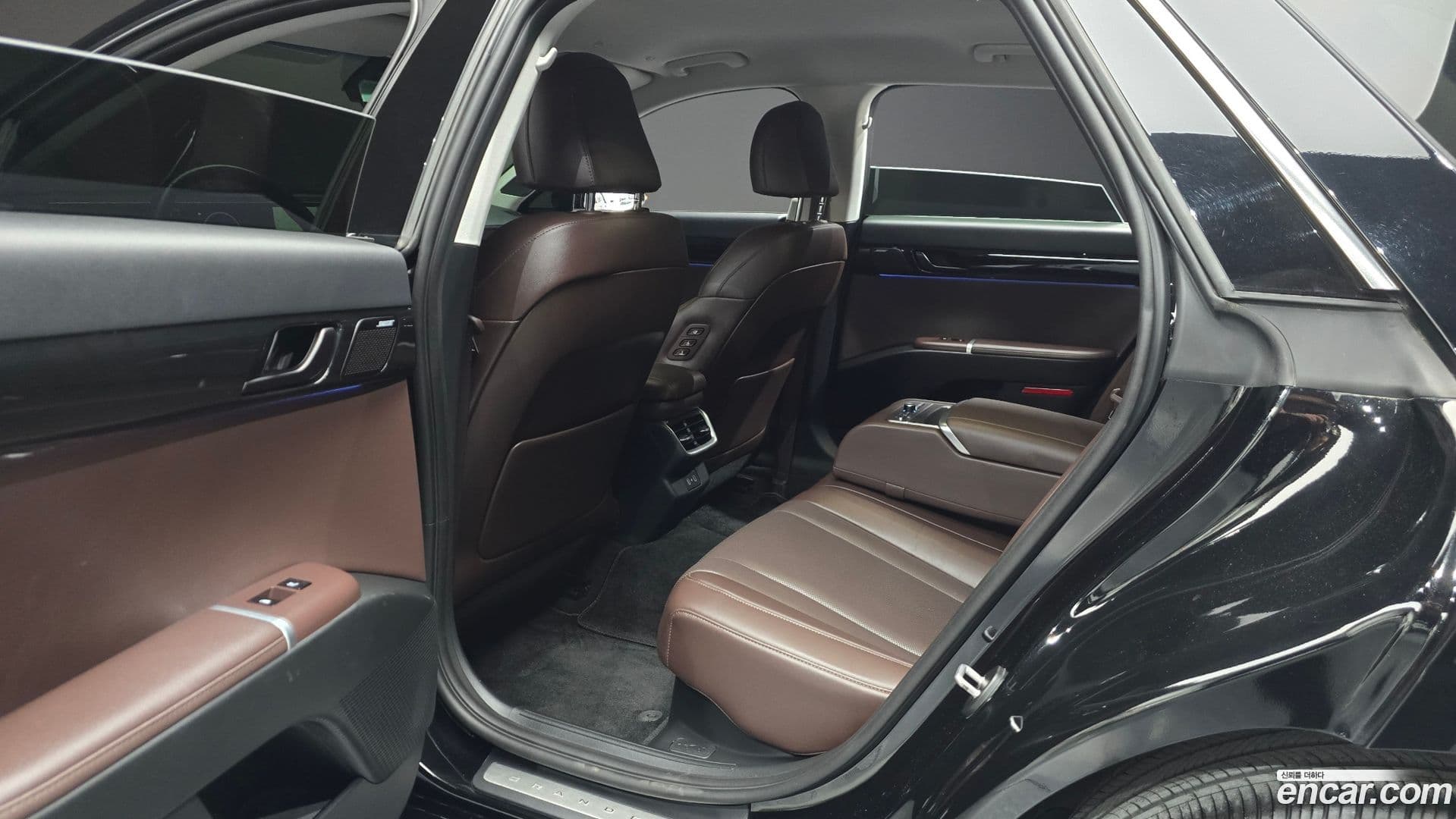 Main__Slider__Photo:Grandeur Hyundai 2023.2-11