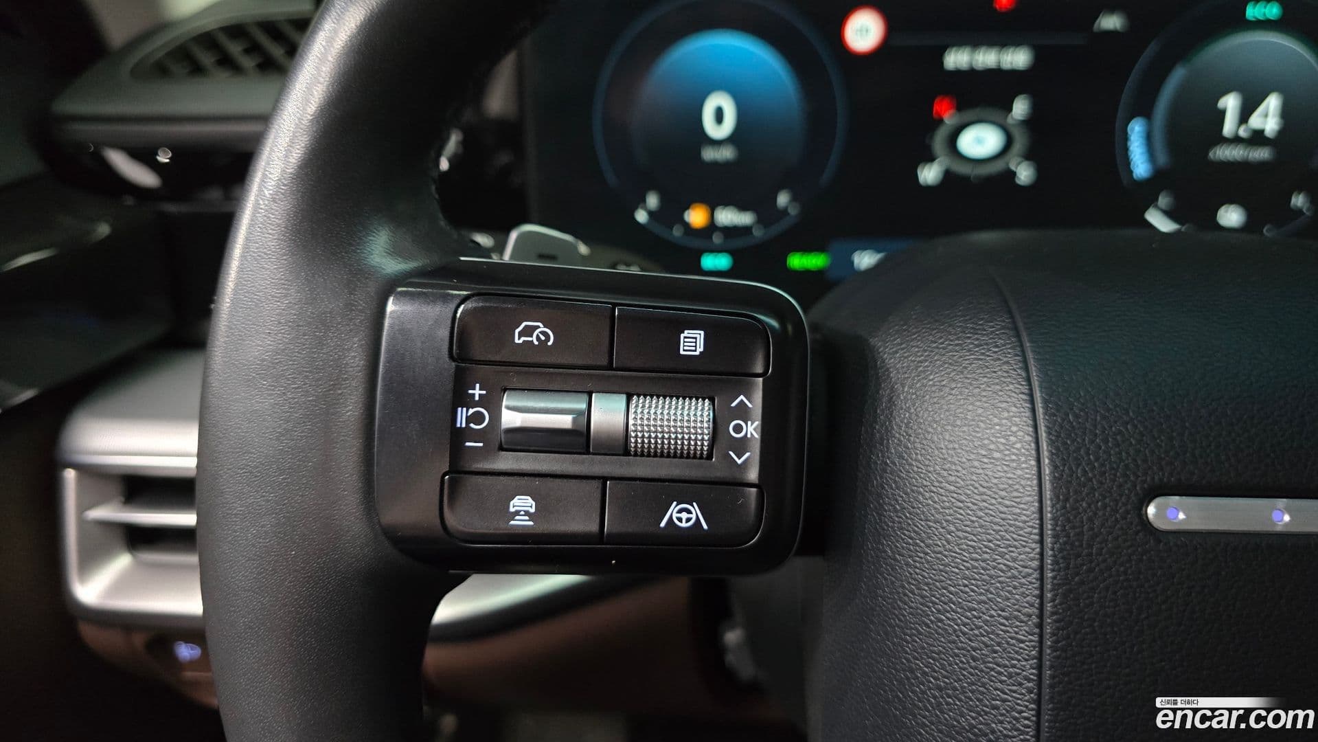 Main__Slider__Photo:Grandeur Hyundai 2023.2-18