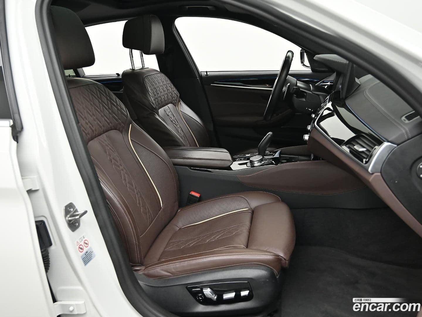 Main__Slider__Photo:5-Series BMW 2022.9-18