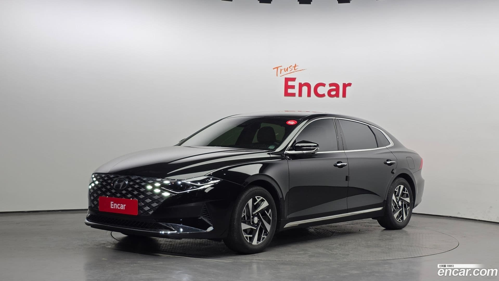 Main__Slider__Photo:Grandeur Hyundai 2022.7-0