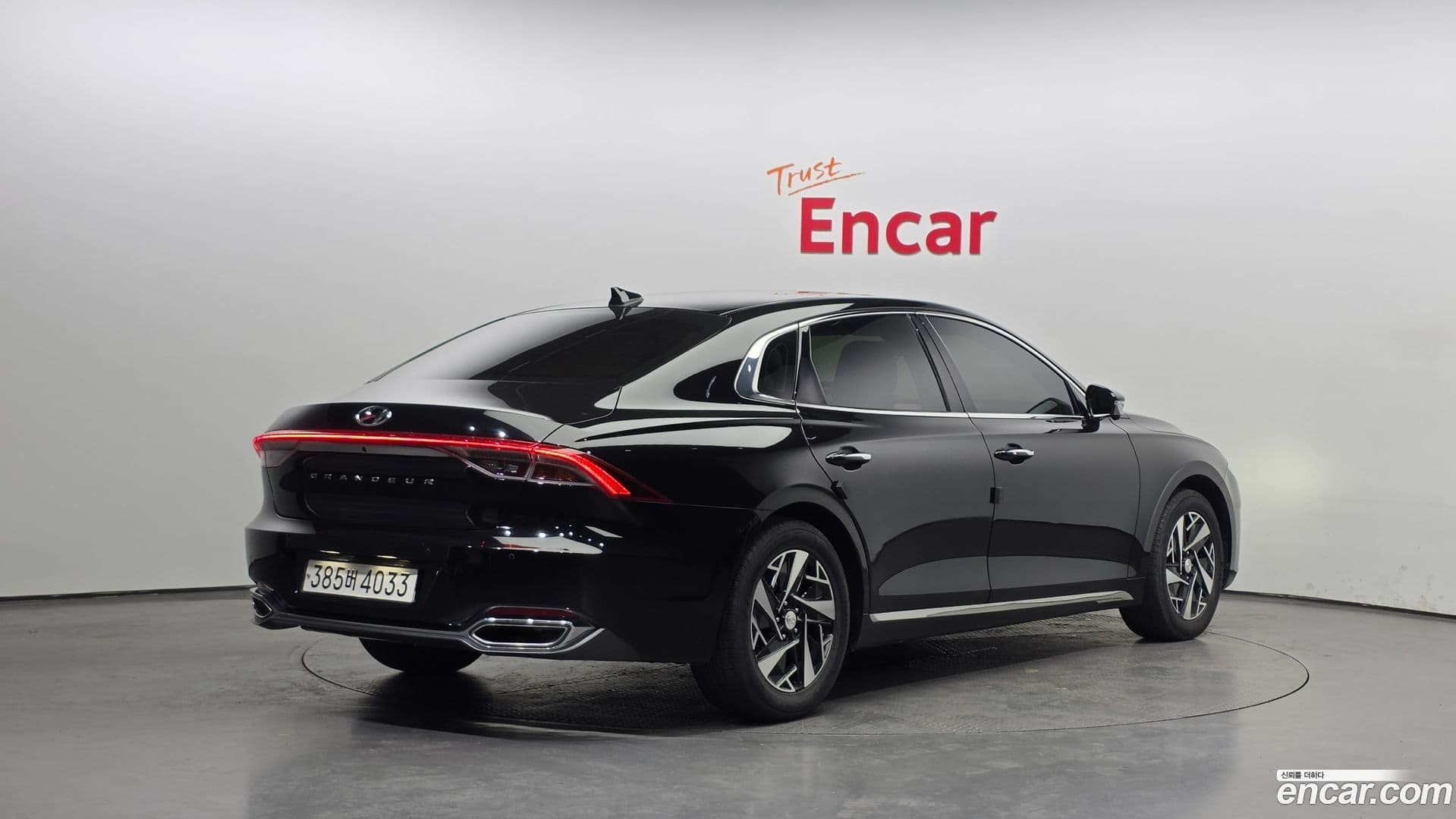 Main__Slider__Photo:Grandeur Hyundai 2022.7-1