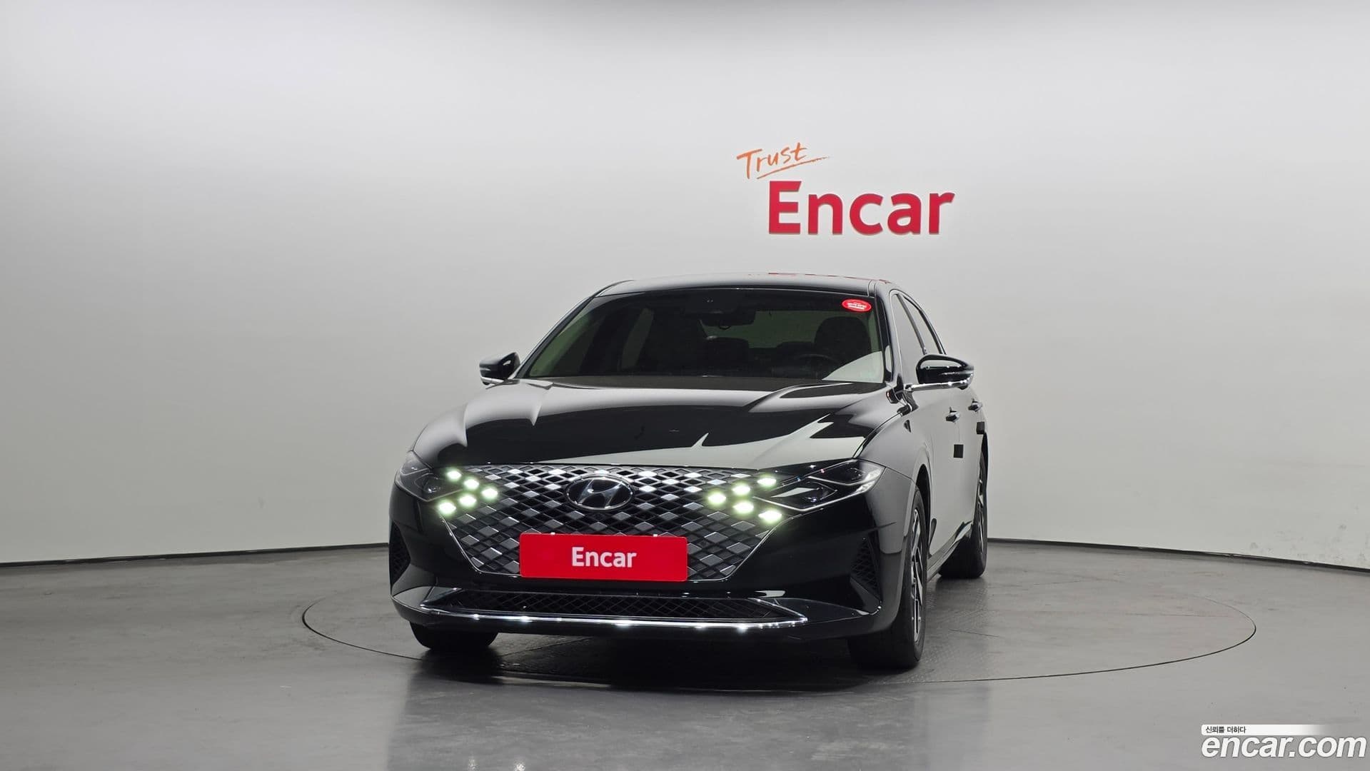 Main__Slider__Photo:Grandeur Hyundai 2022.7-2