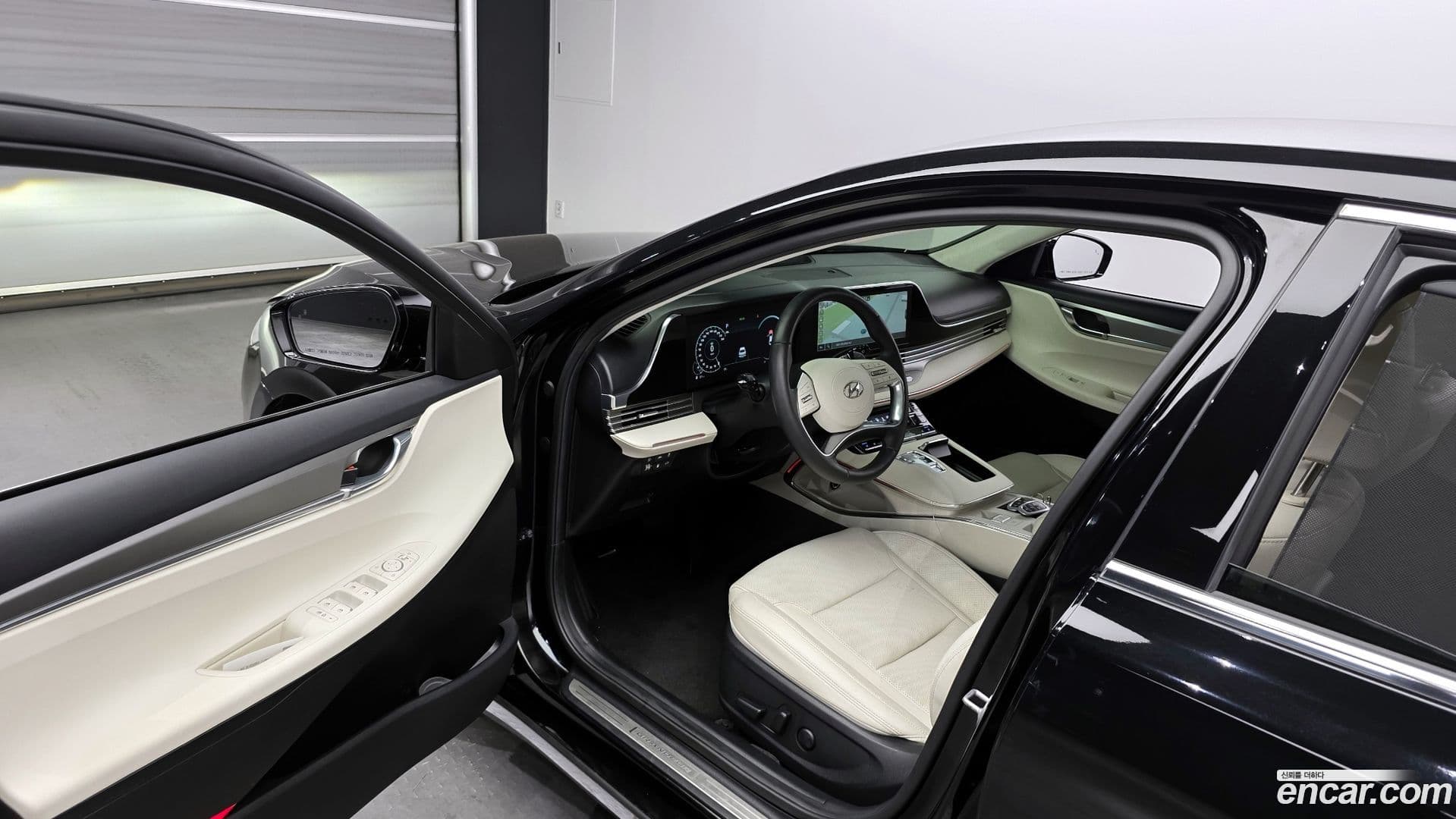 Main__Slider__Photo:Grandeur Hyundai 2022.7-9