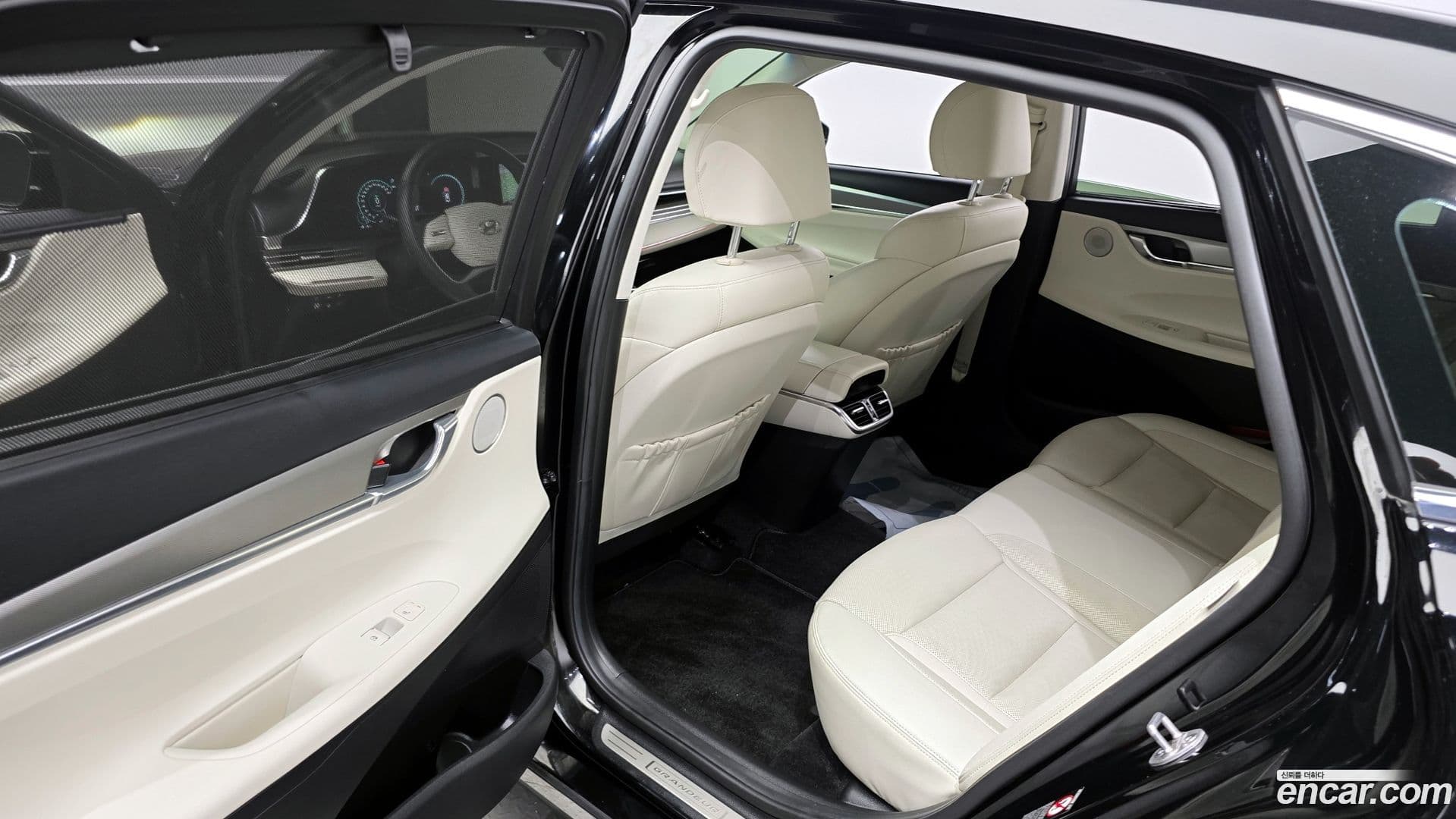 Main__Slider__Photo:Grandeur Hyundai 2022.7-10