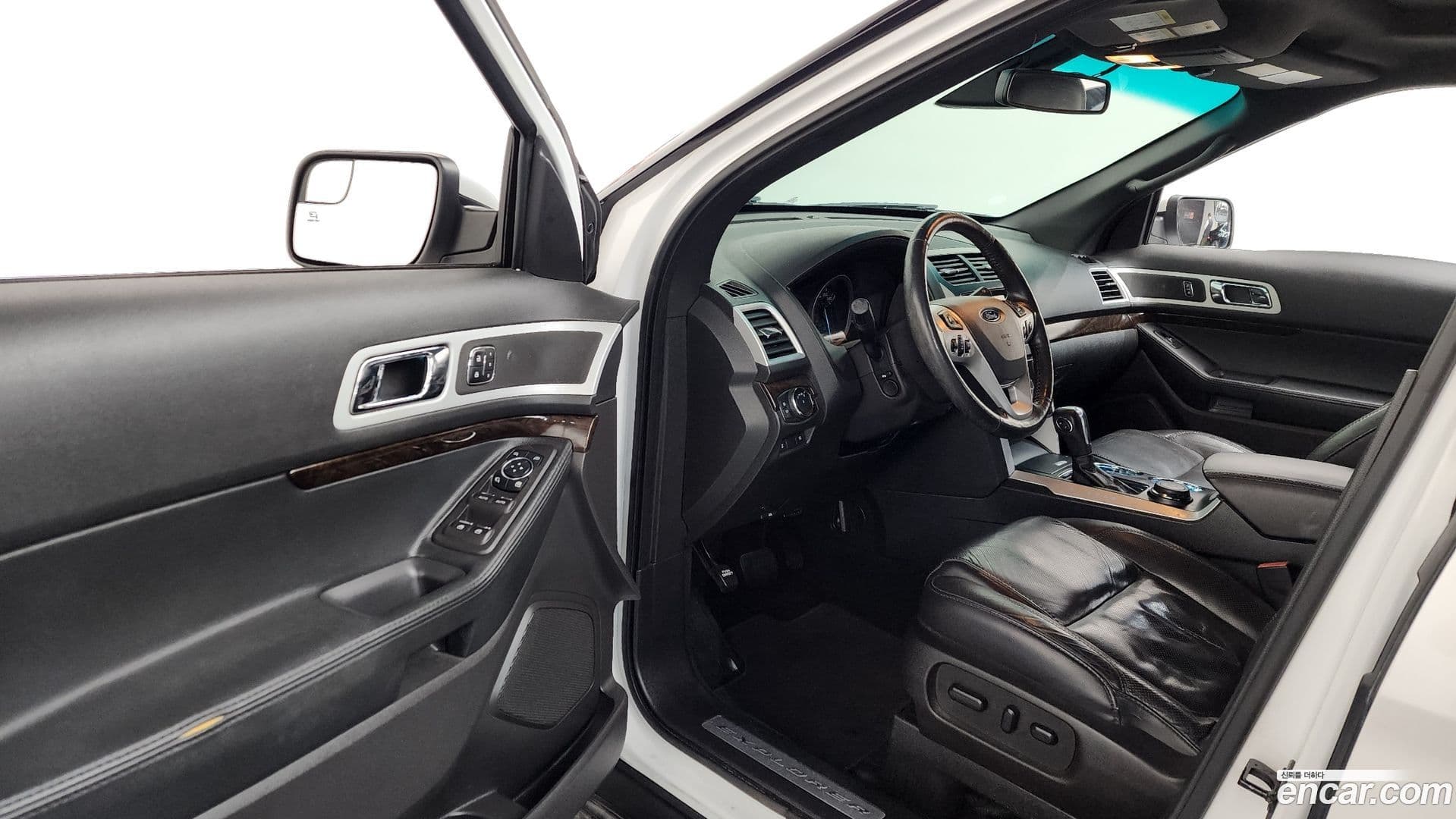 Main__Slider__Photo:Explorer Ford 2014.1-9