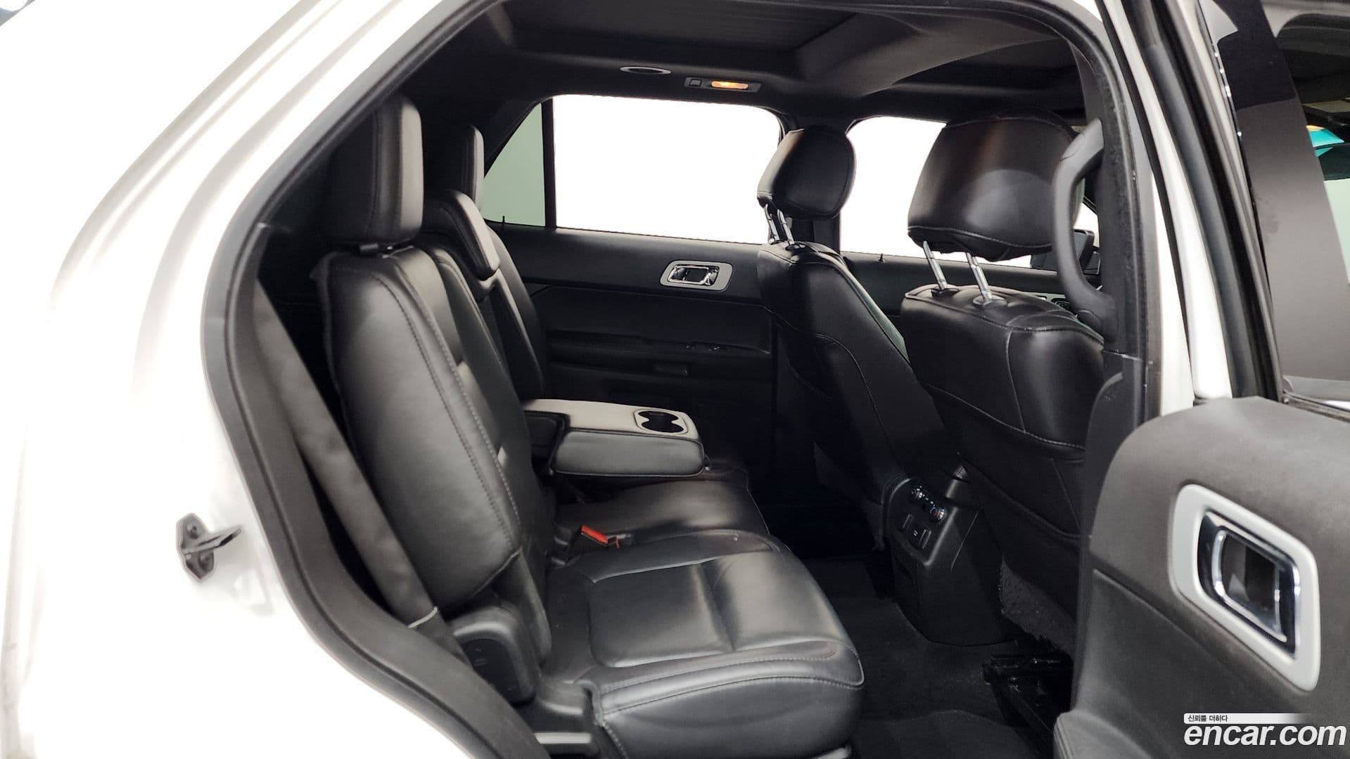 Main__Slider__Photo:Explorer Ford 2014.1-11