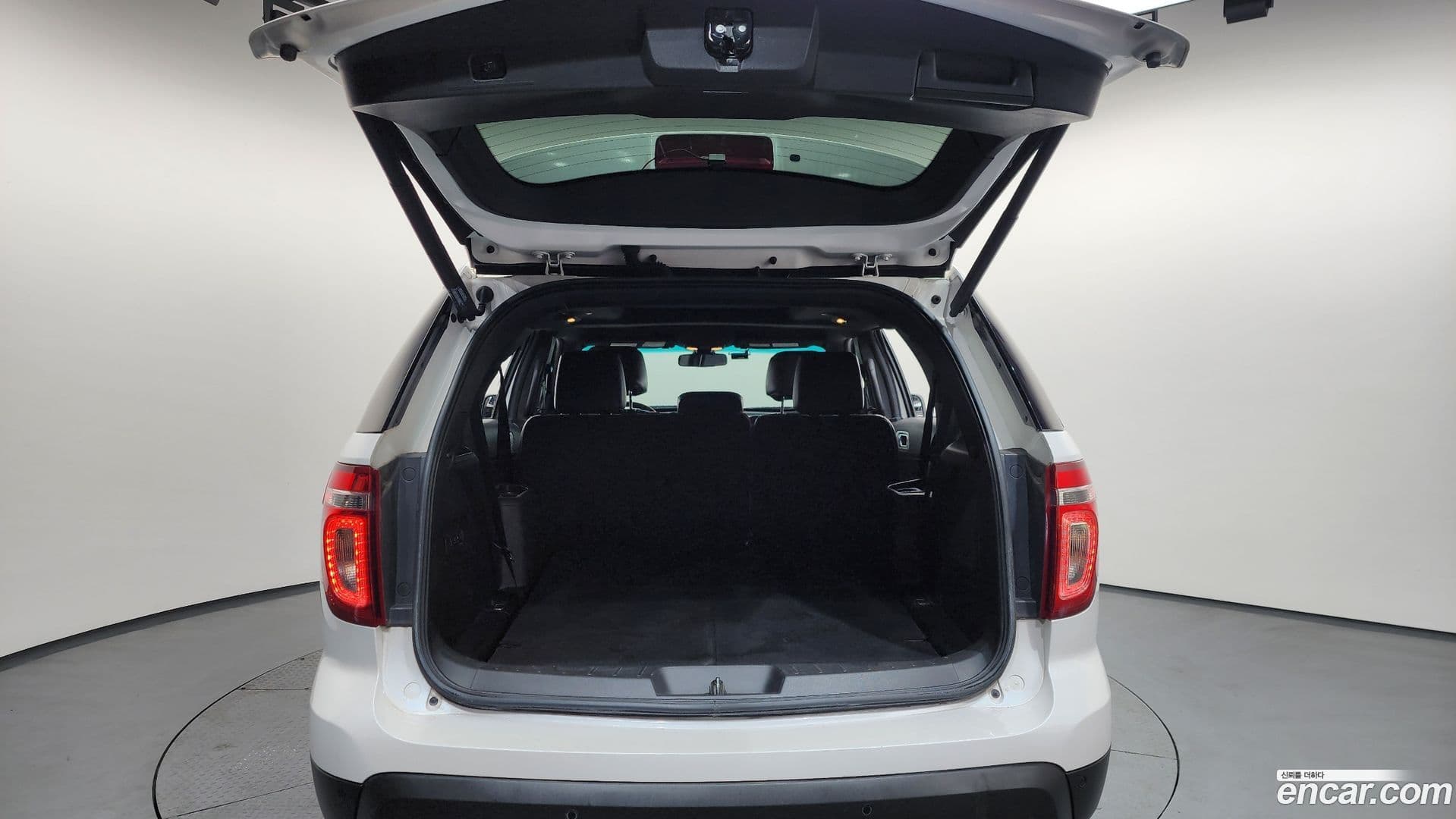 Main__Slider__Photo:Explorer Ford 2014.1-19