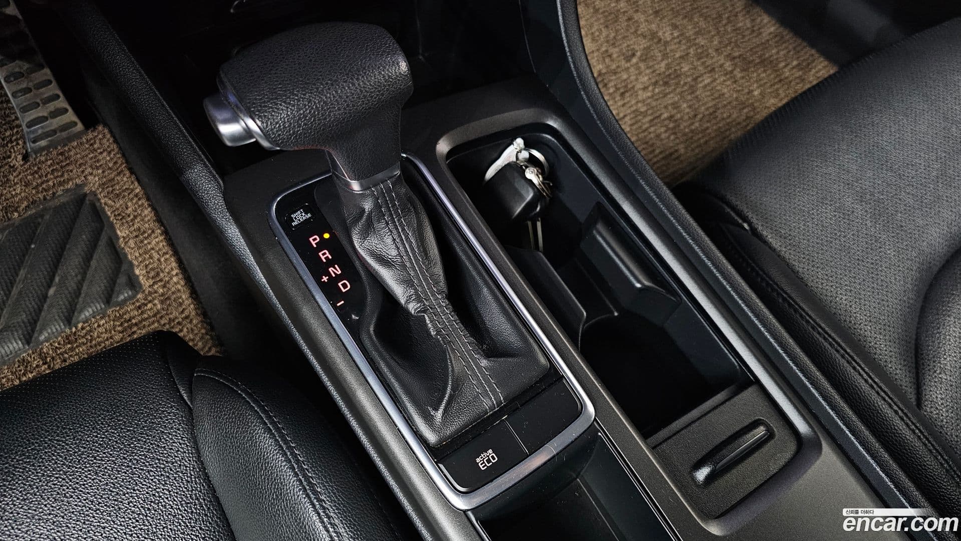 Main__Slider__Photo:K5 Kia 2016.6-8