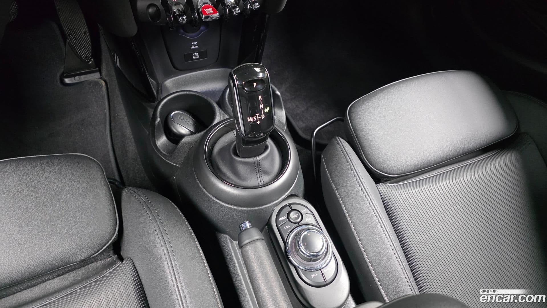 Main__Slider__Photo:Cooper Mini 2023.2-8